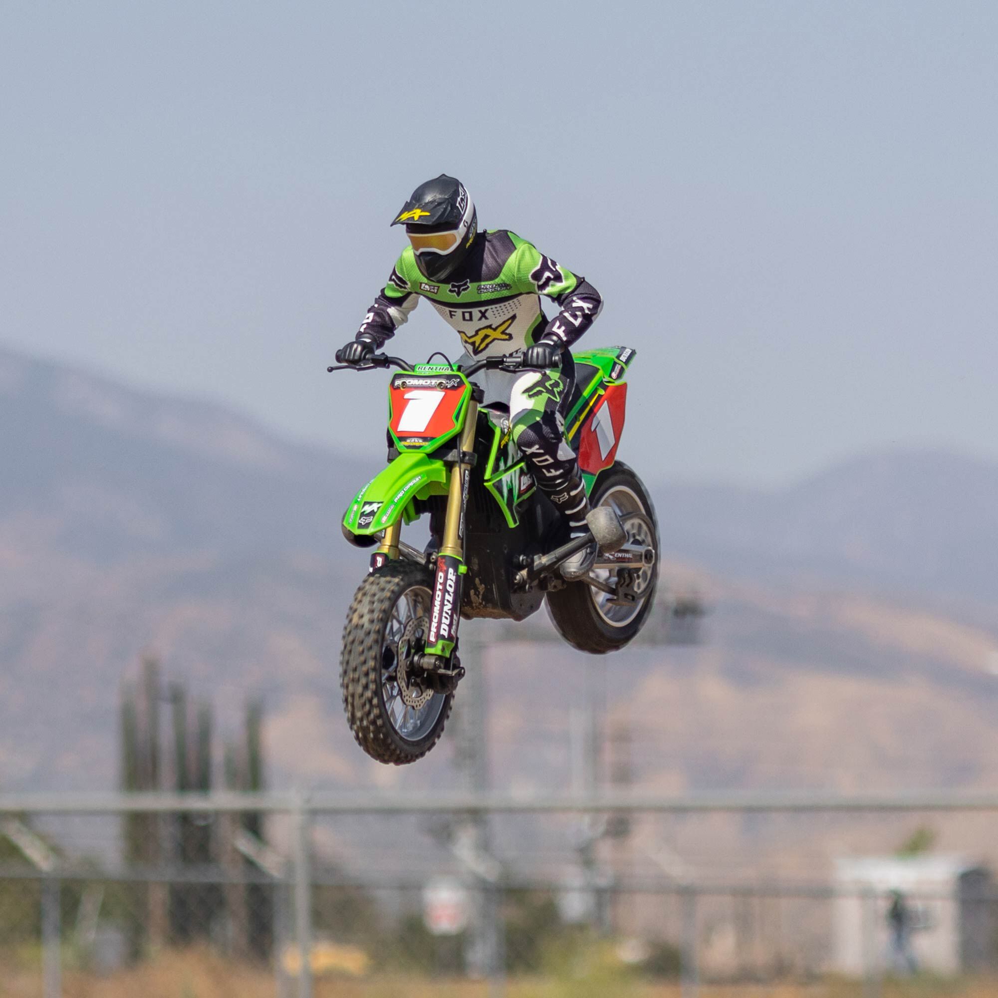 Losi 1/4 Promoto-MX Pro Circuit 2S RTR Brushless Motorcycle (Battery and Charger Included), Green