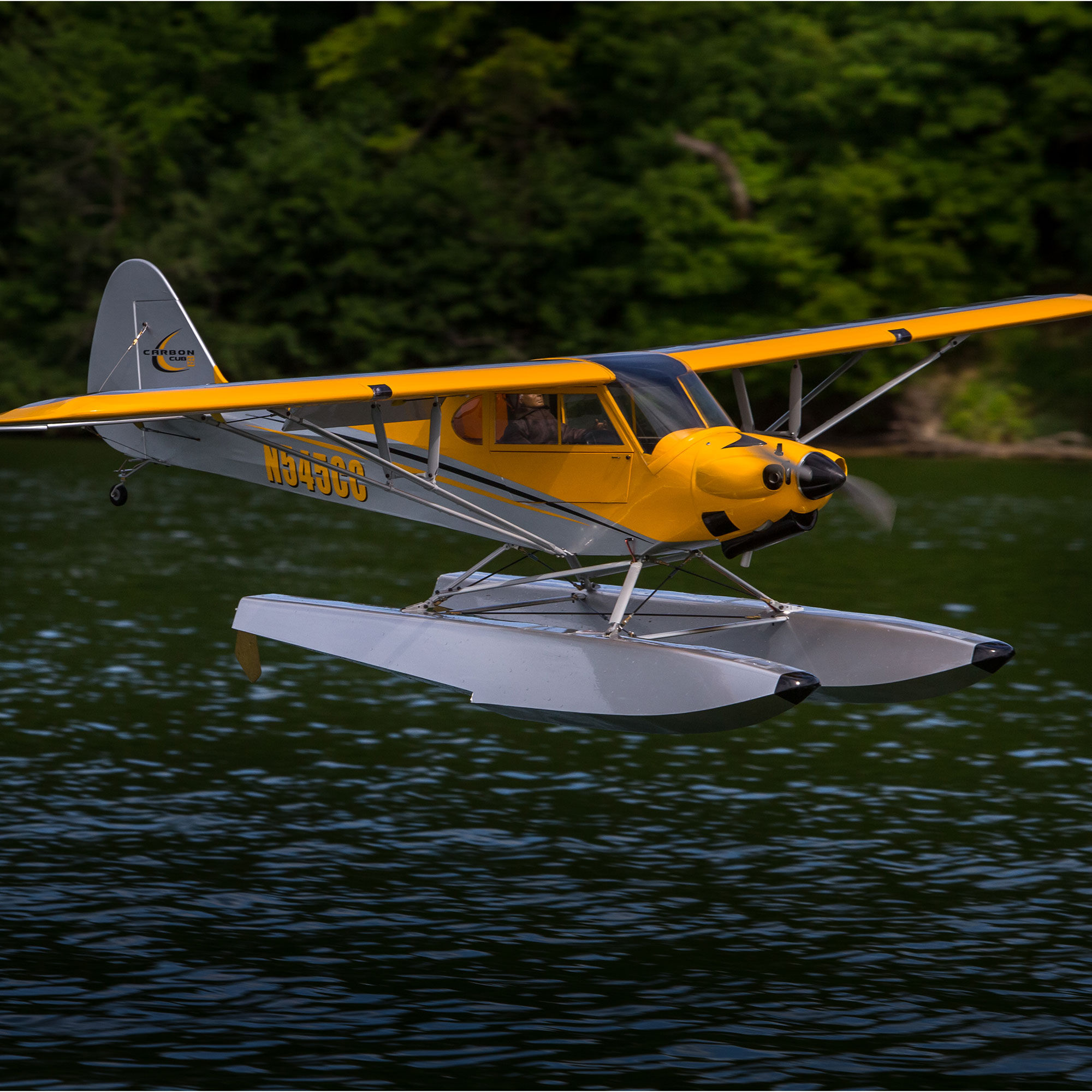 Hangar 9 Carbon Cub 15cc ARF, 90"