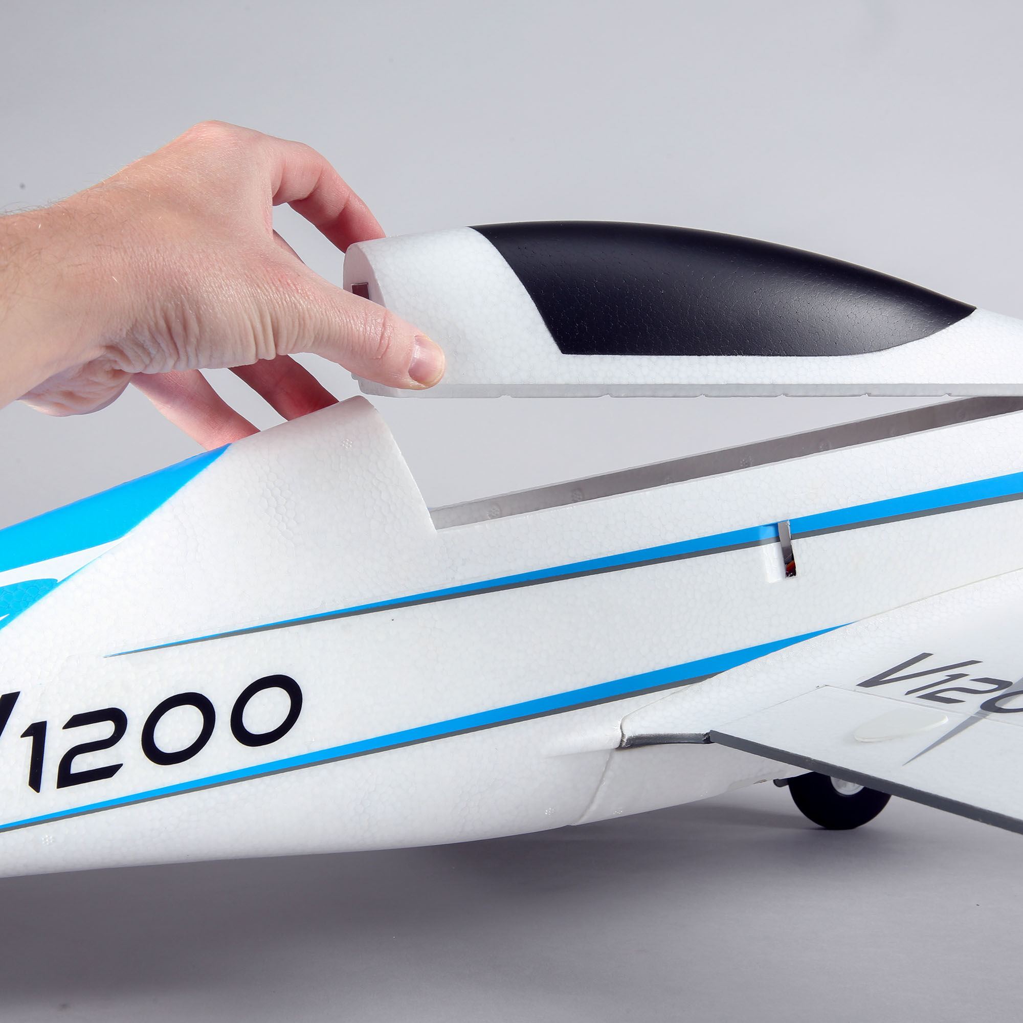 E-flite V1200 1.2m BNF Basic with Smart, AS3X and SAFE Select