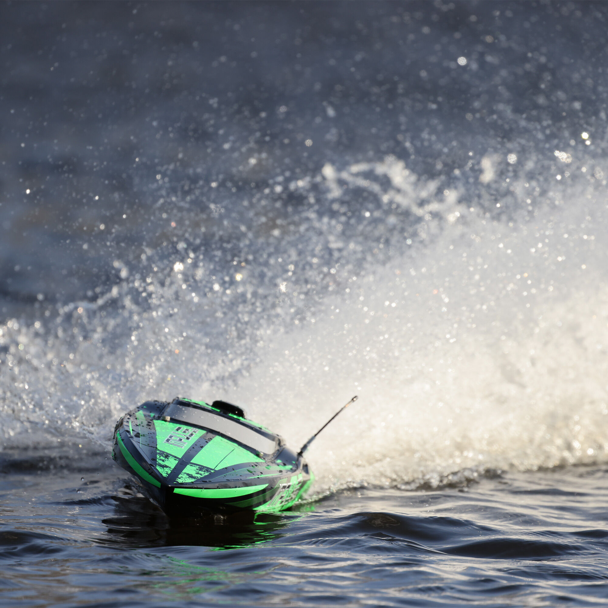 Pro Boat Impulse 32" Brushless Deep-V RTR with Smart, Black/Green