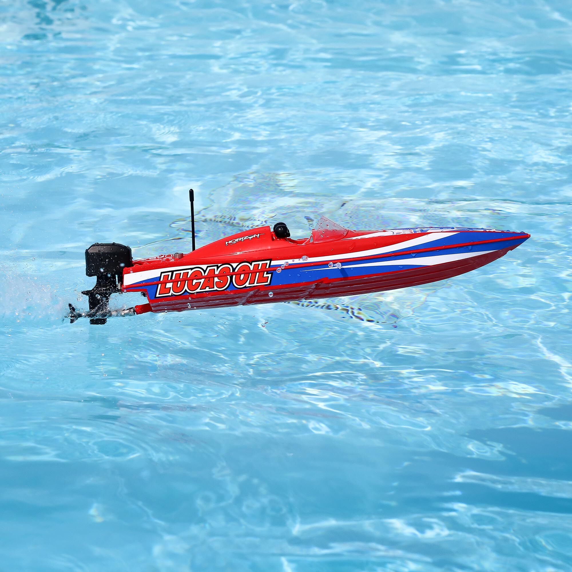 Pro Boat Lucas Oil 17" Power Boat Racer Self-Righting Deep-V RTR