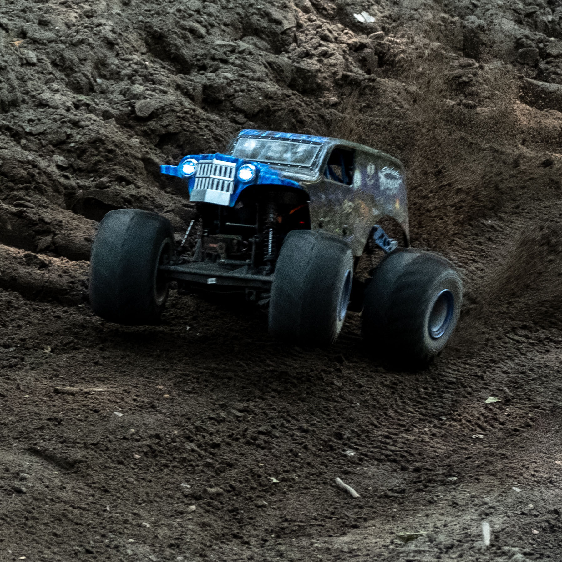 Losi 1/8 LMT 3S 4X4 RTR Brushless Monster Truck