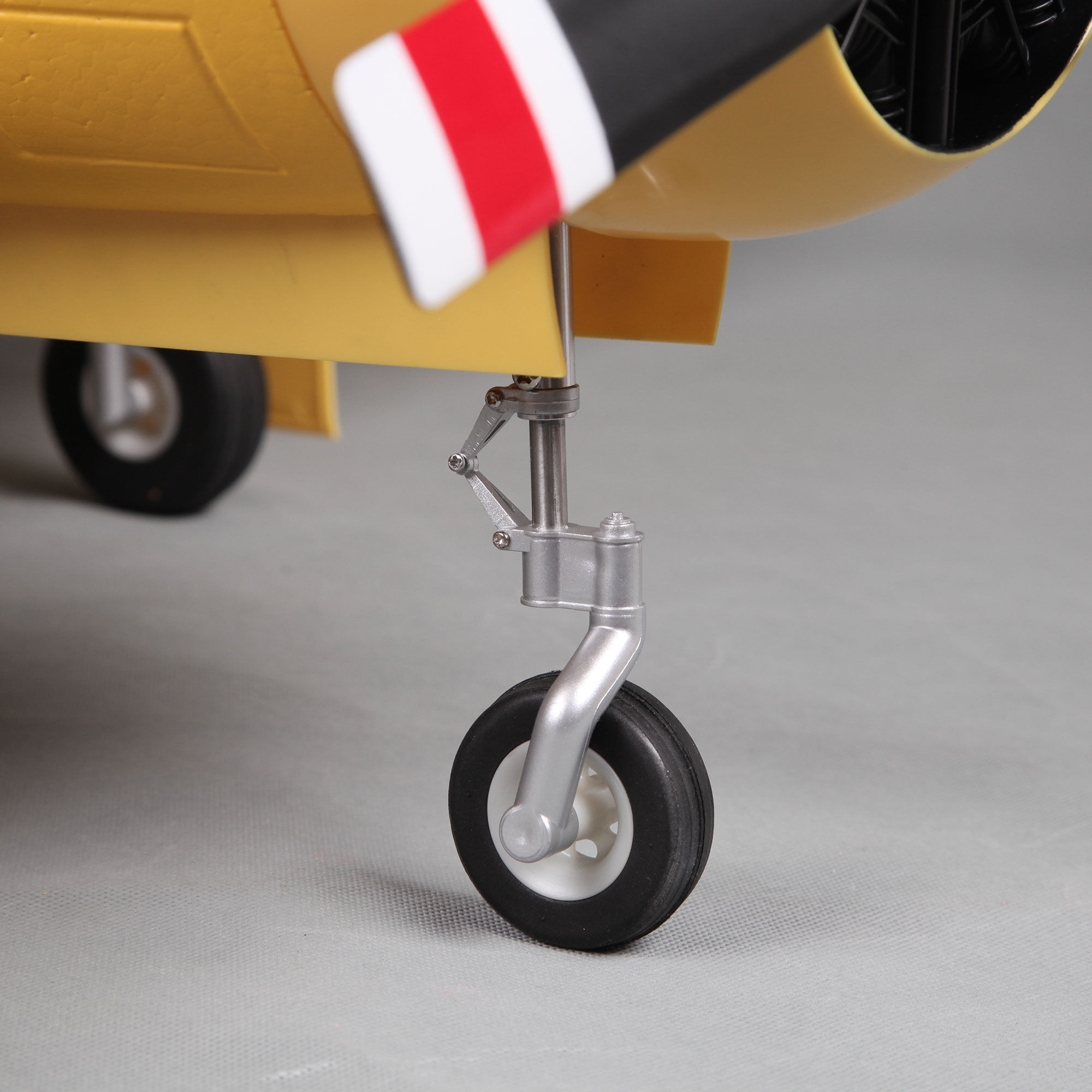 FMS T-28D Trojan V4 Yellow PNP, 1400mm