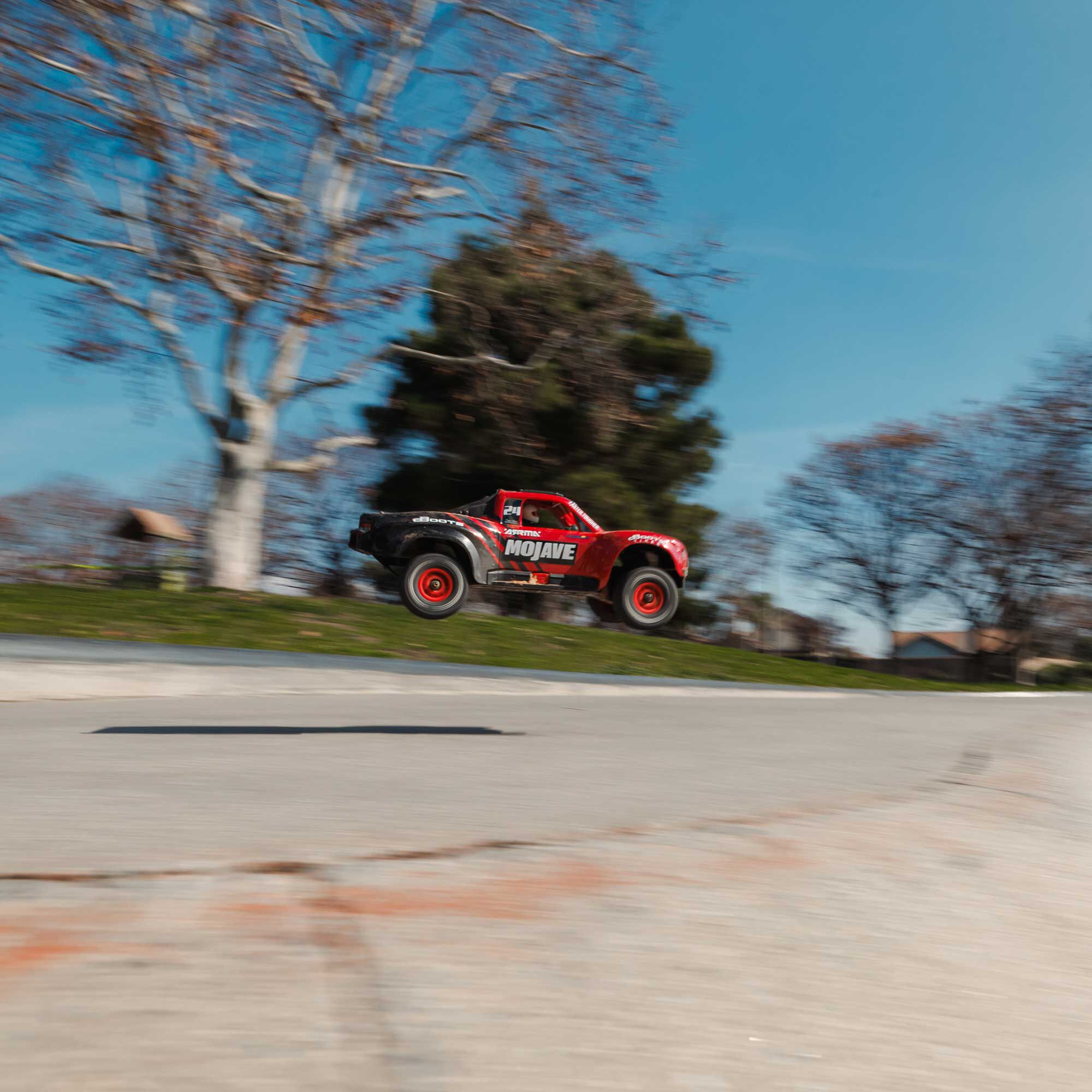ARRMA 1/16 MOJAVE GROM 4X4 RTR Brushed Desert Truck (Battery & Charger Included), Red/Black