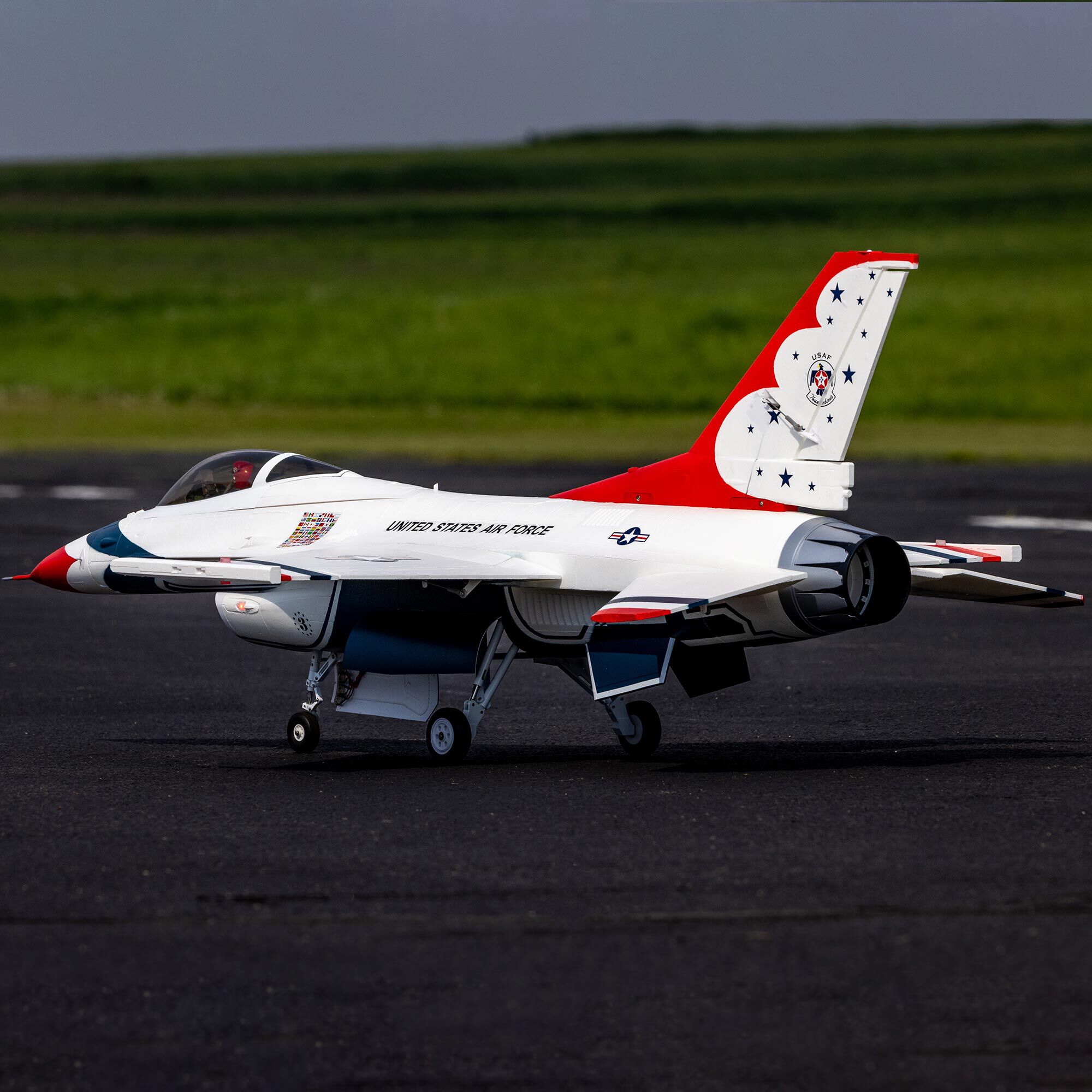 E-flite F-16 Thunderbirds 80mm EDF BNF Basic with AS3X and SAFE Select