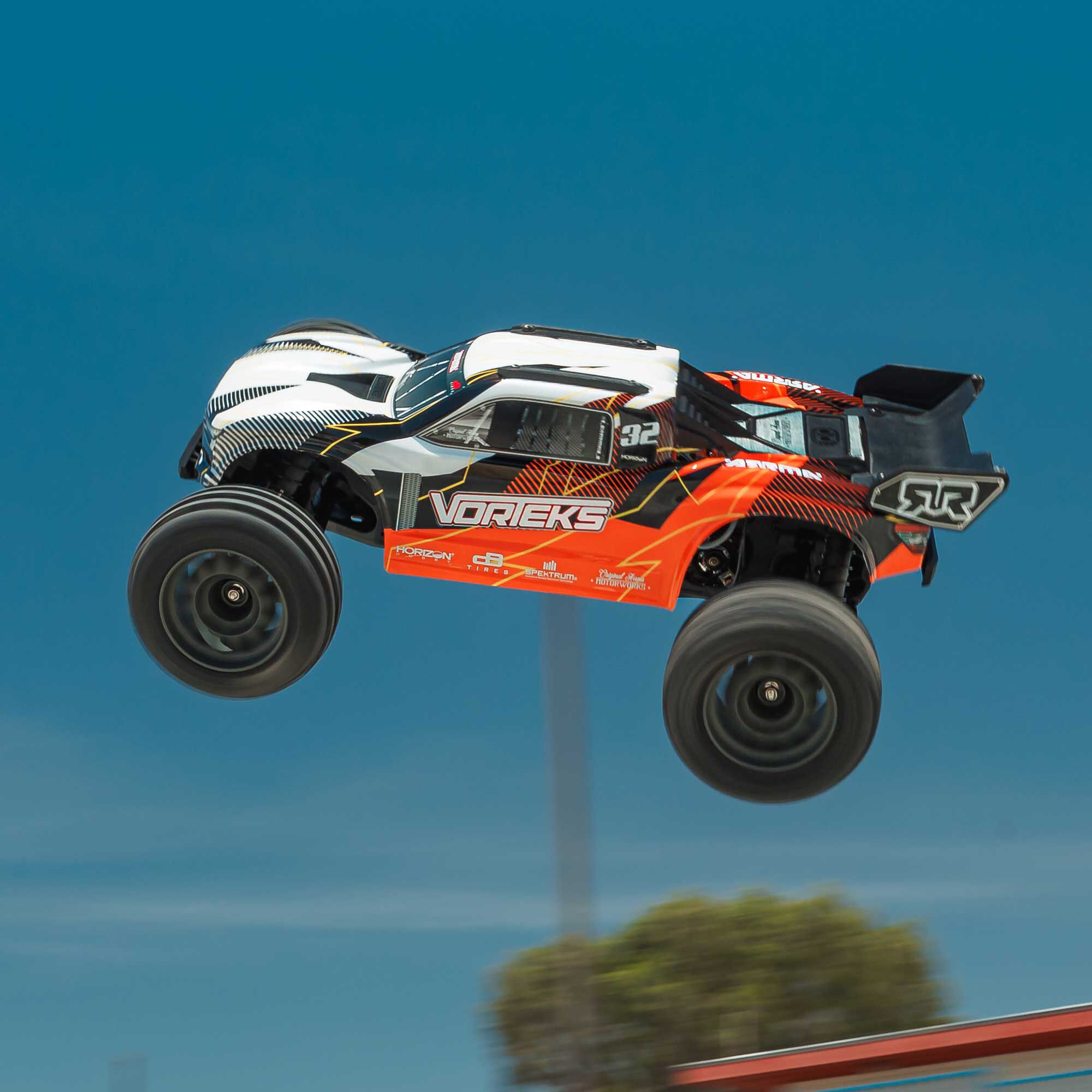 ARRMA 1/10 VORTEKS 2WD RTR Brushed Stadium Truck (Battery & Charger Included), Orange