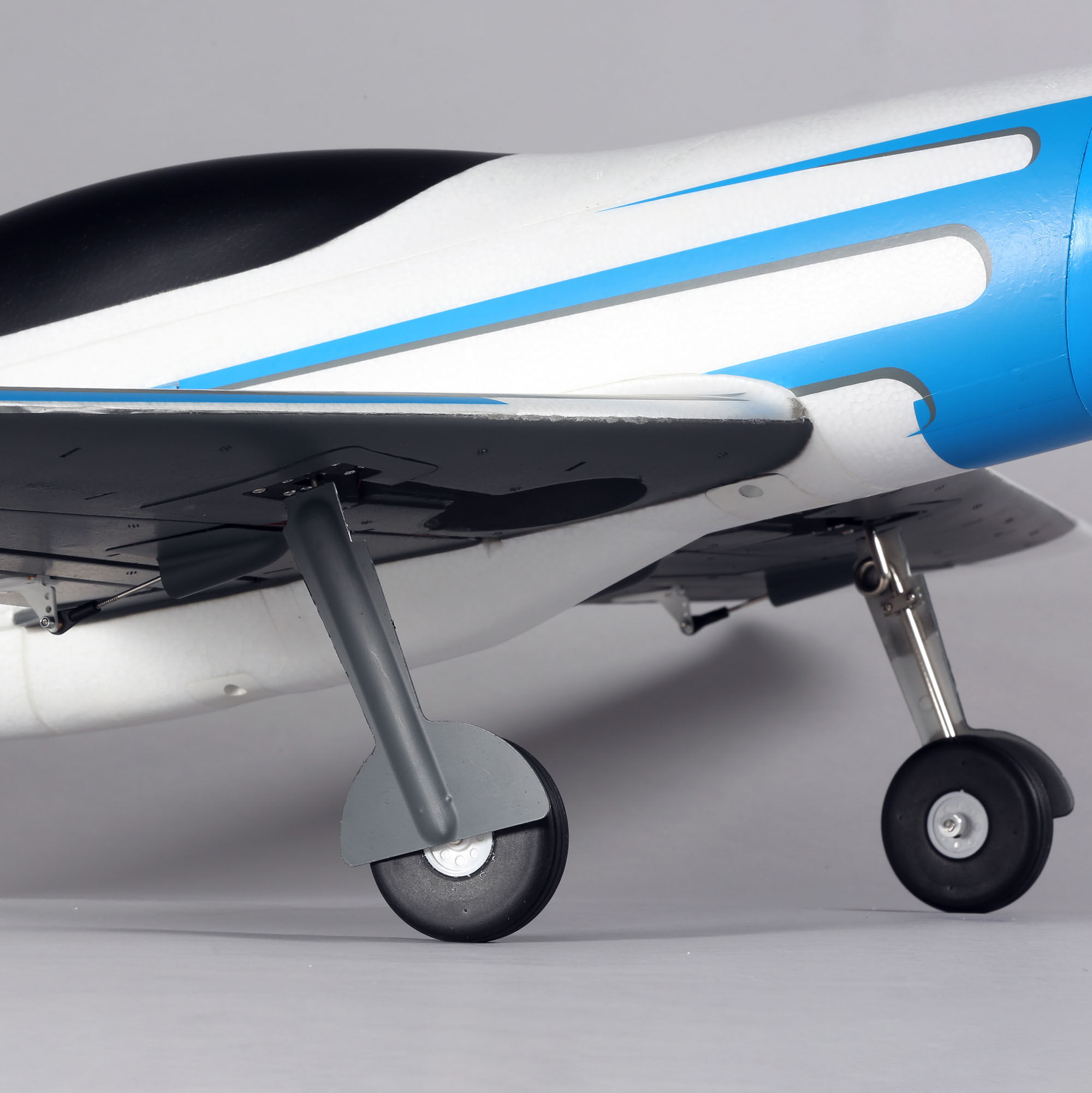E-flite V1200 1.2m BNF Basic with Smart, AS3X and SAFE Select