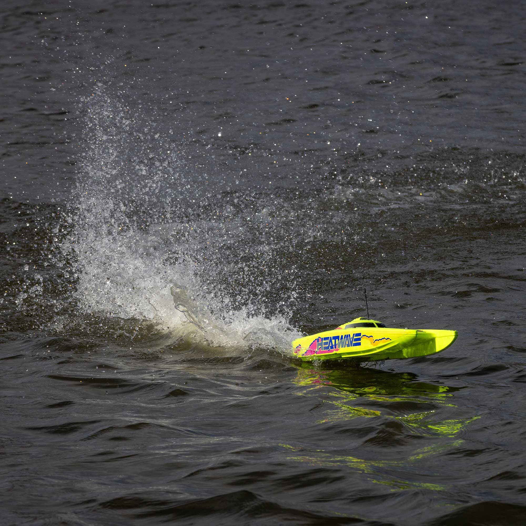 Pro Boat Blackjack 24" V2 Catamaran Brushless: RTR, Heat Wave Visual