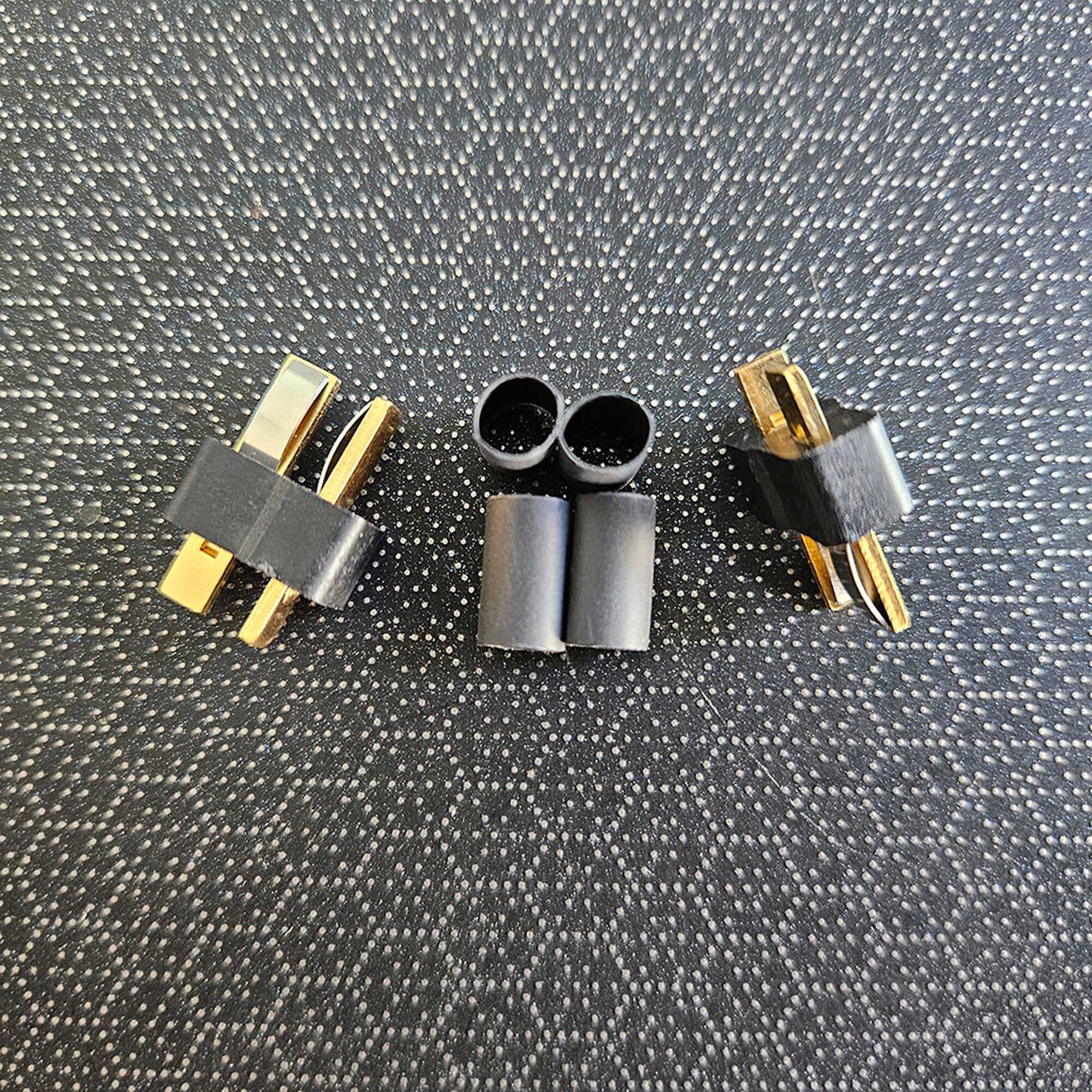 W. S. Deans Company Ultra Plug® HB Male 2 Pack 3/16” Shrink Tubing for use with 12-16 Gauge Wire