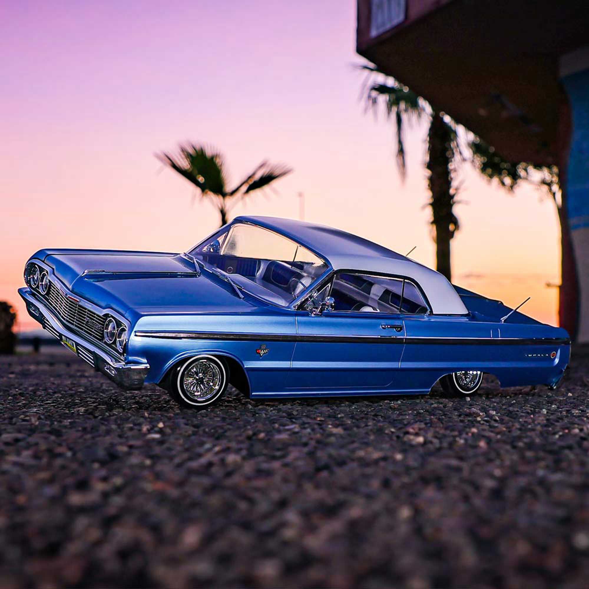 Redcat Racing 1/10 SixtyFour Chevrolet Impala Hopping Lowrider, Blue/White