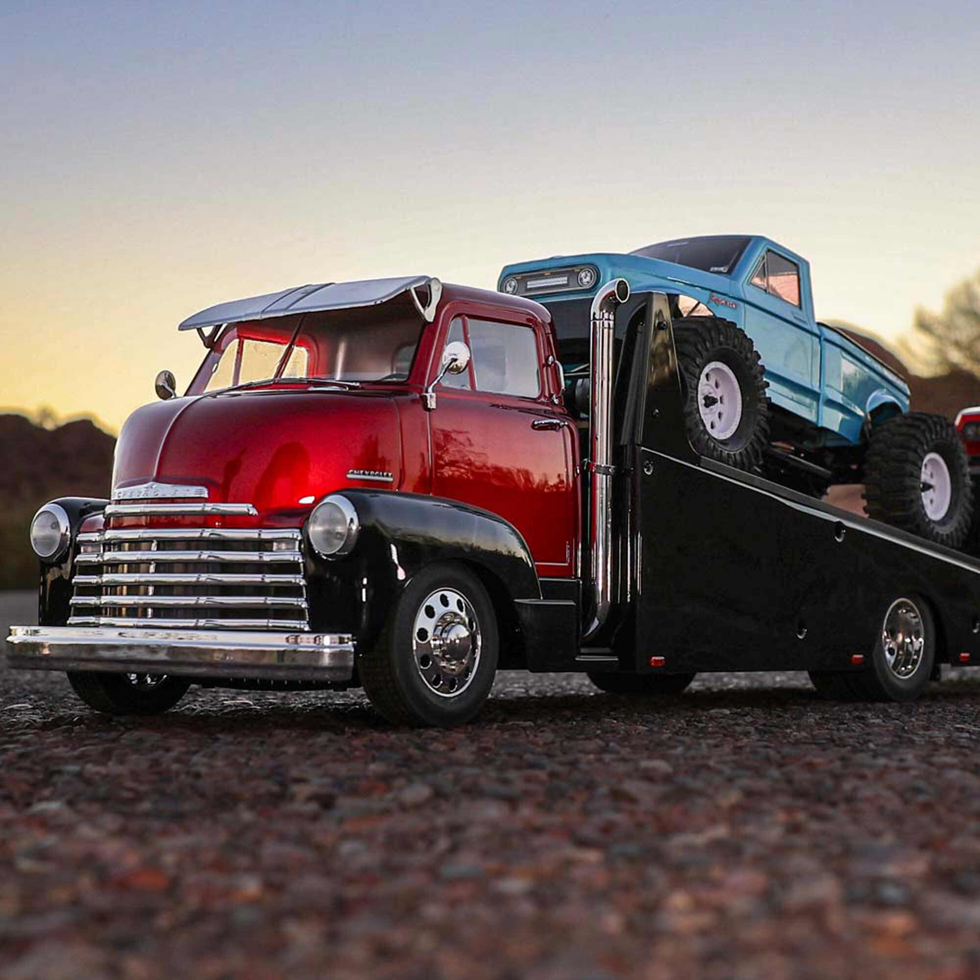 Redcat Racing 1/10 Custom 1953 Chevrolet Cab Over Engine Hauler RTR, Candy Red