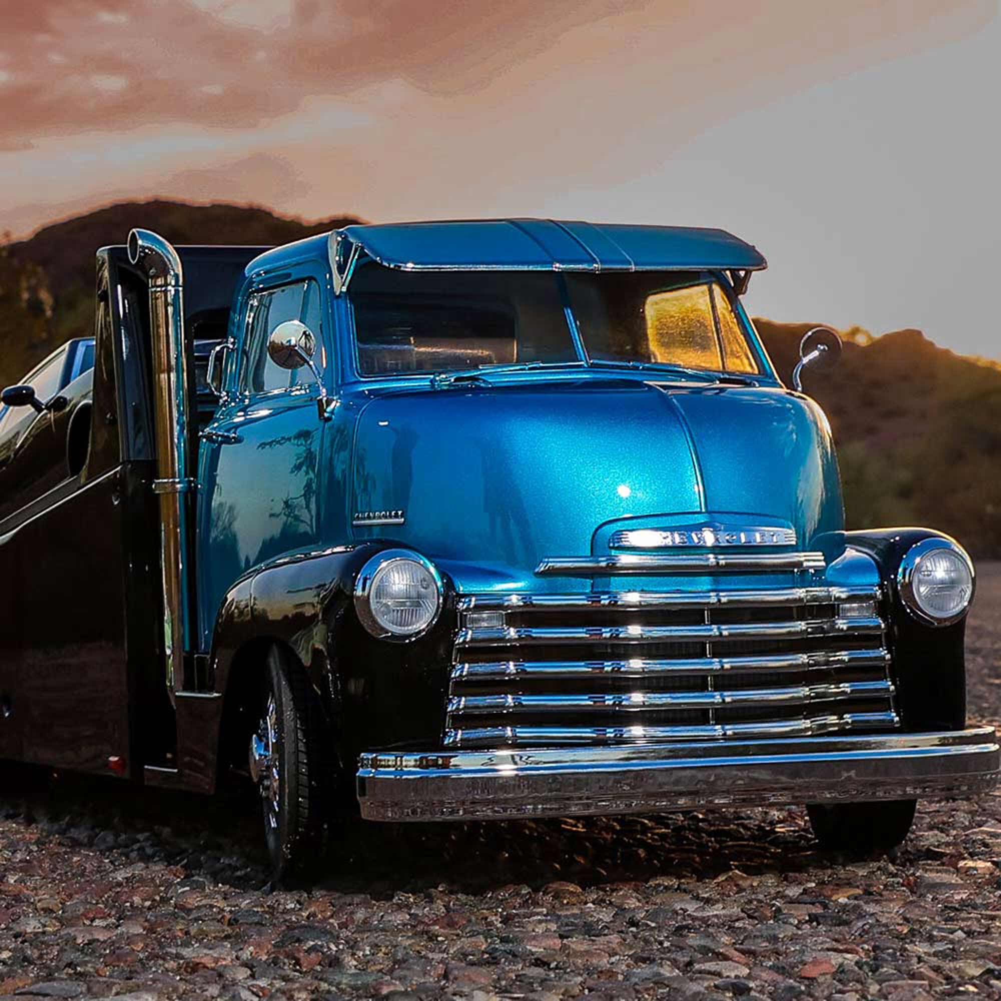 Redcat Racing 1/10 Custom 1953 Chevrolet Cab Over Engine Hauler RTR, Metallic Blue