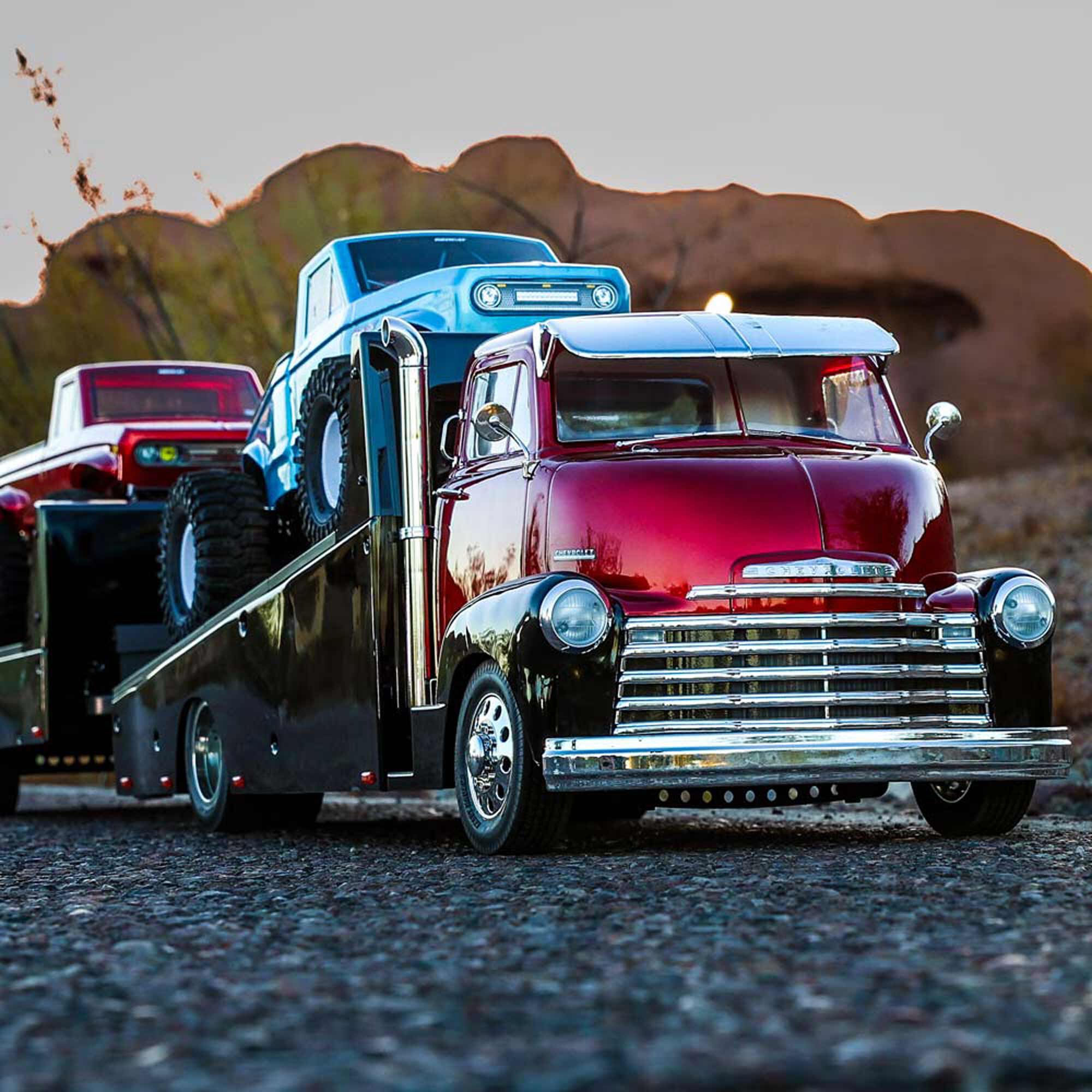 Redcat Racing 1/10 Custom 1953 Chevrolet Cab Over Engine Hauler RTR, Candy Red