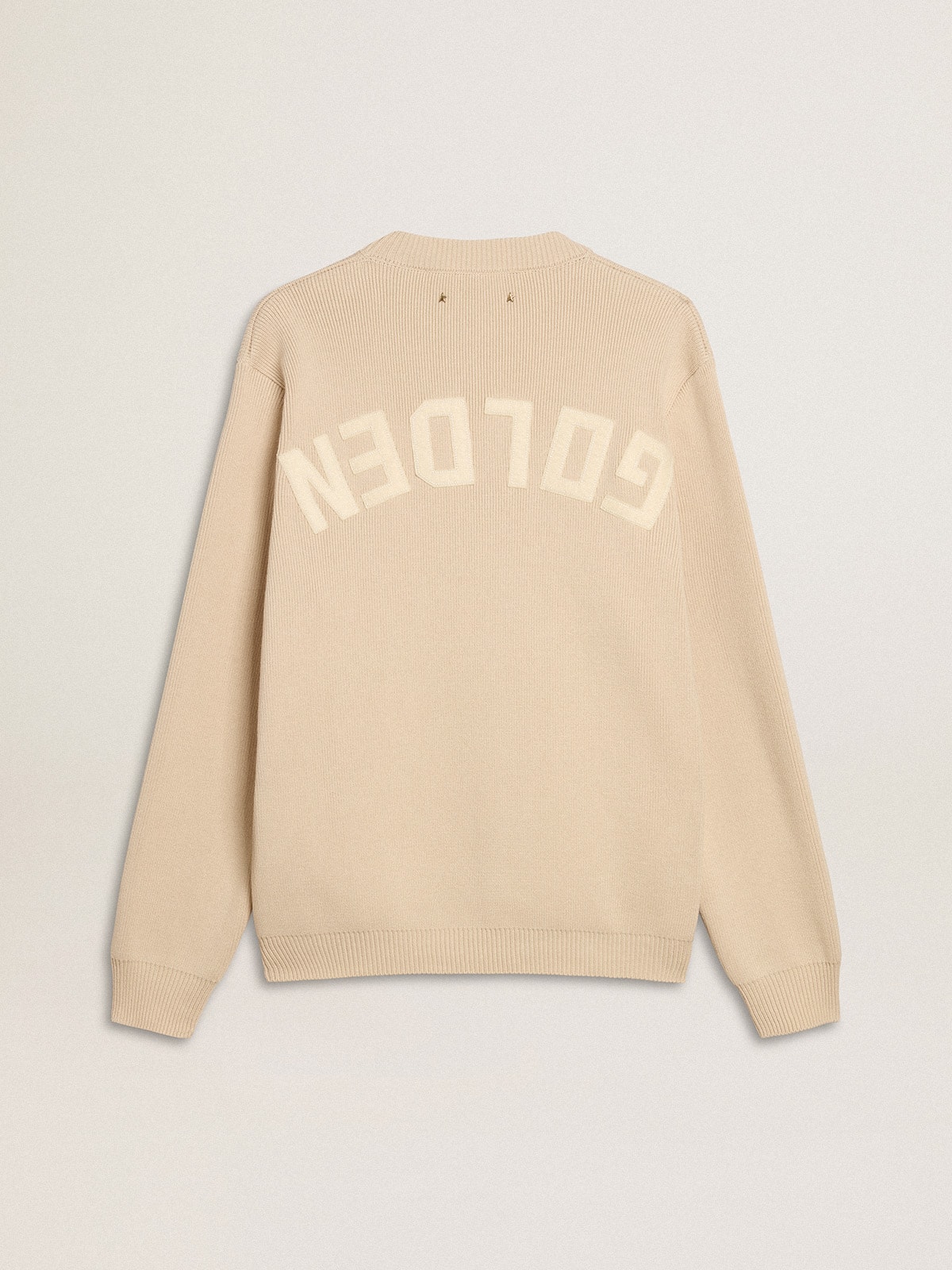 Men's beige crew neck sweater with ‘Golden' lettering on the back