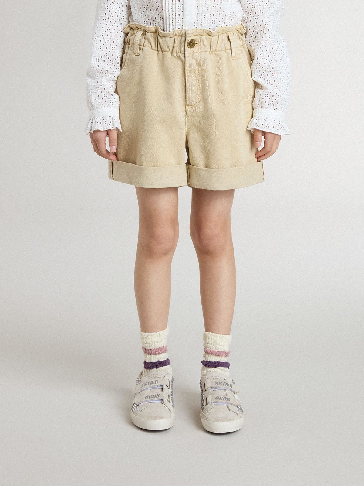 Girls' sand-colored shorts with embroidered logo
