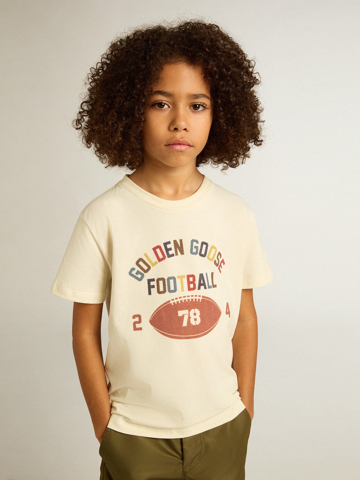 Boys' T-shirt in worn white with multicolor lettering