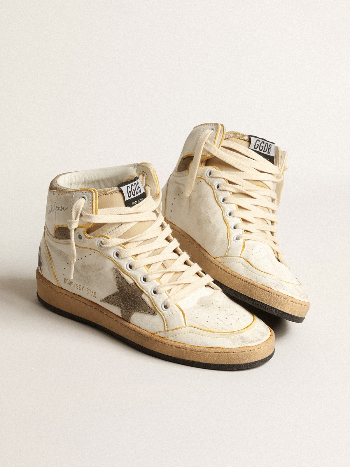 Women's Sky-Star in white nappa leather with dove-gray suede star