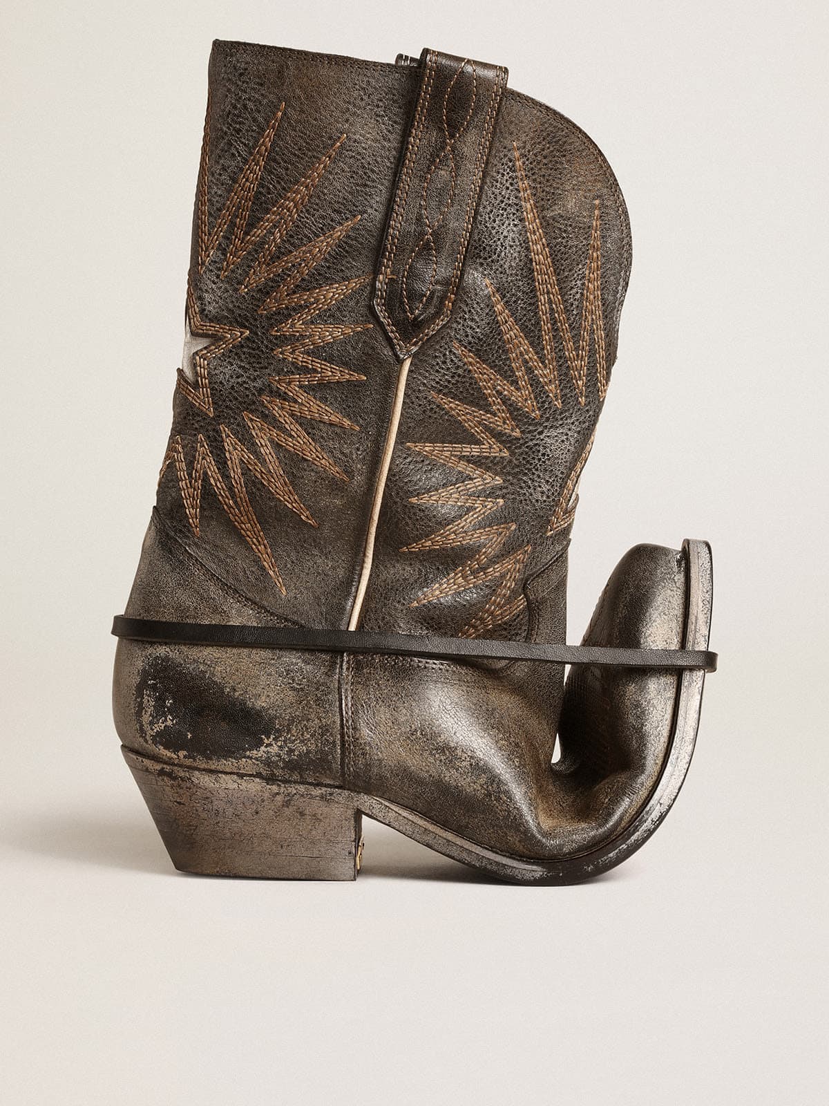 Men's low Wish Star boots in black leather with silver star