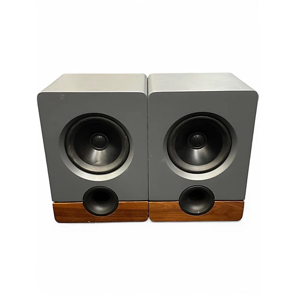 Output Used Output FRONTIER PAIR Powered Monitor.gc