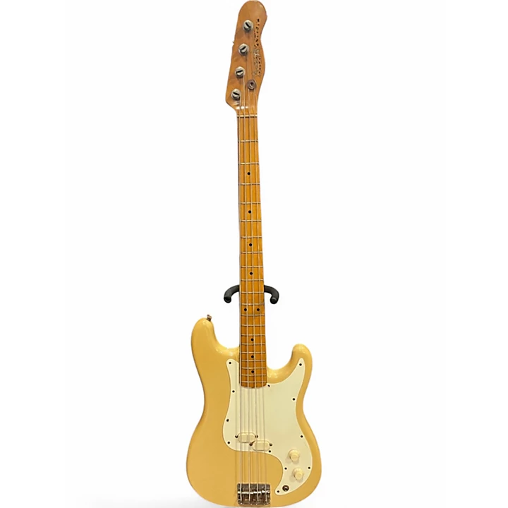Vintage 1983 Fender BULLET BASS Vintage White Electric Bass Guitar
