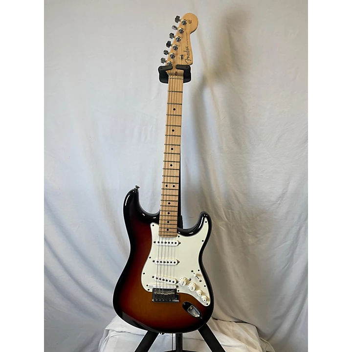 Fender Standard Roland Stratocaster Solid Body Electric Guitar.gc