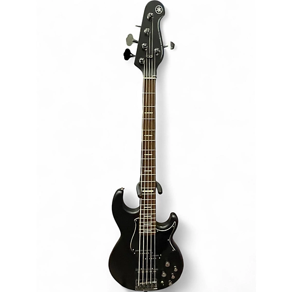 See Used Bass in Guitar Center New London