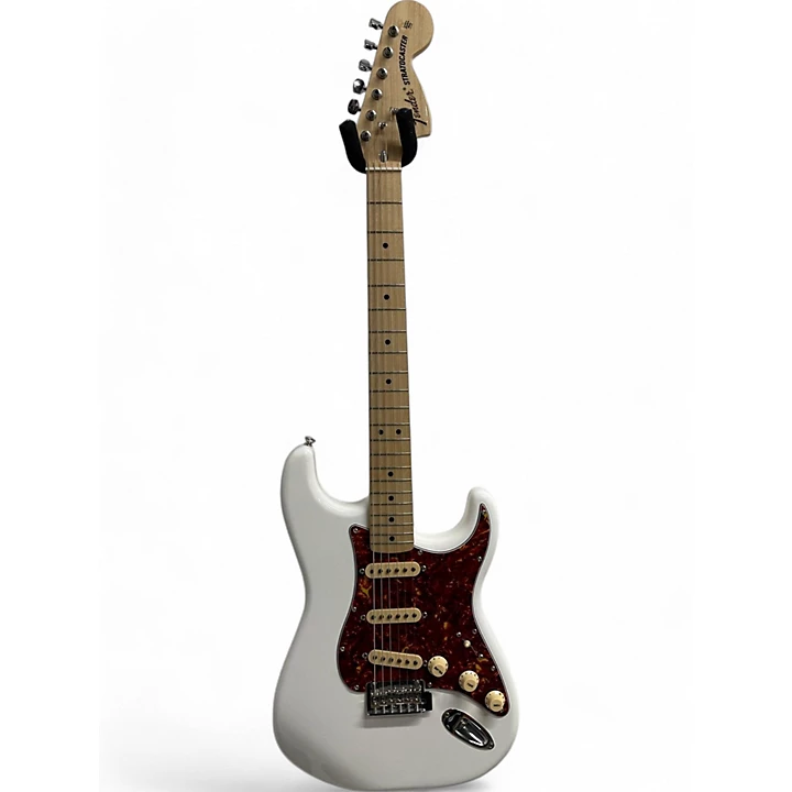 Fender Classic Series 70s Stratocaster Solid Body Electric Guitar