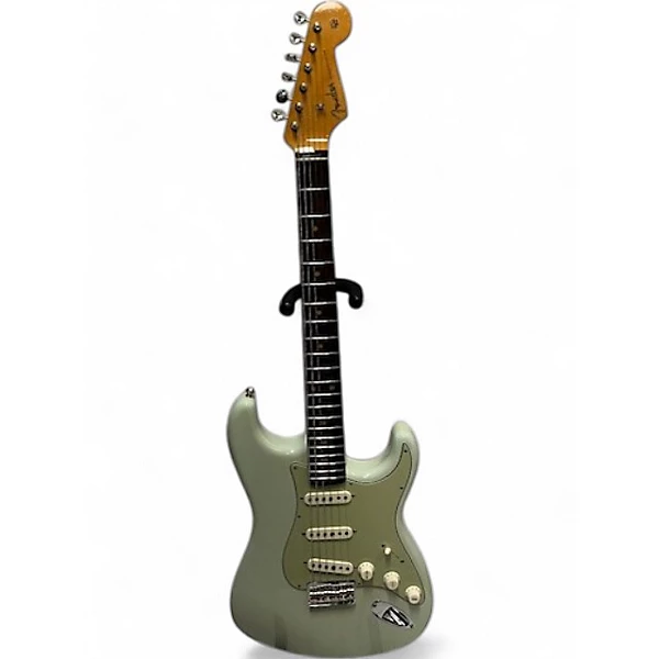 Fender 2022 Vintage Custom 59 Stratocaster Solid Body Electric Guitar.gc