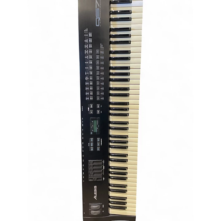 Alesis Used Alesis QS7 Synthesizer.gc
