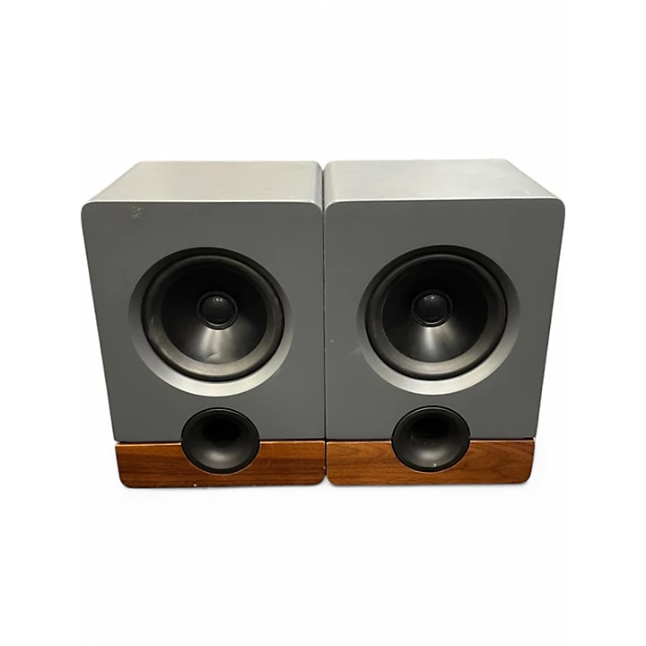 Output Used Output FRONTIER PAIR Powered Monitor.gc