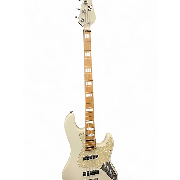 See Used Bass in Guitar Center Lexington