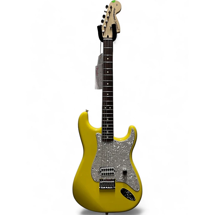 Fender TOM DELONGE SIGNATURE STRATOCASTER Solid Body Electric Guitar