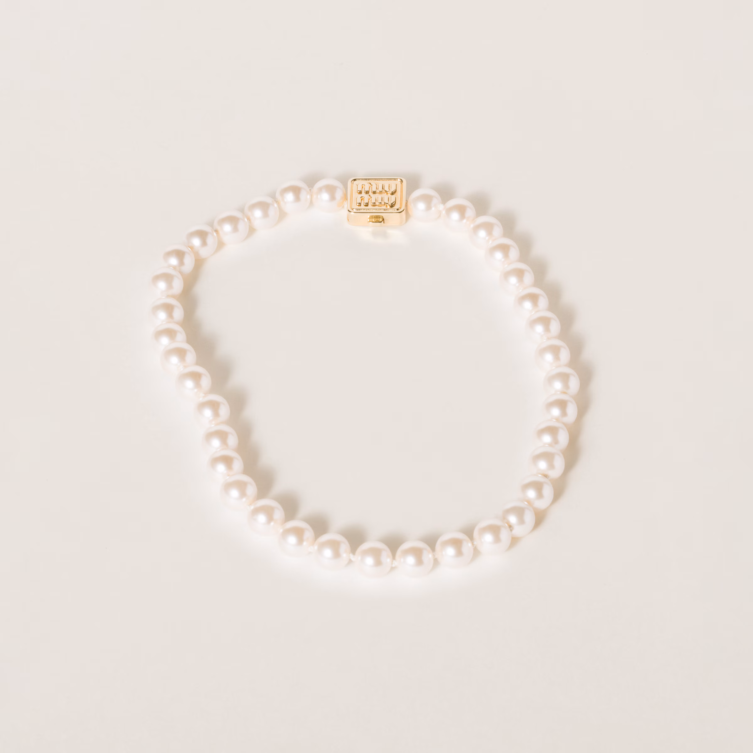 Metal Necklace With Synthetic Pearls