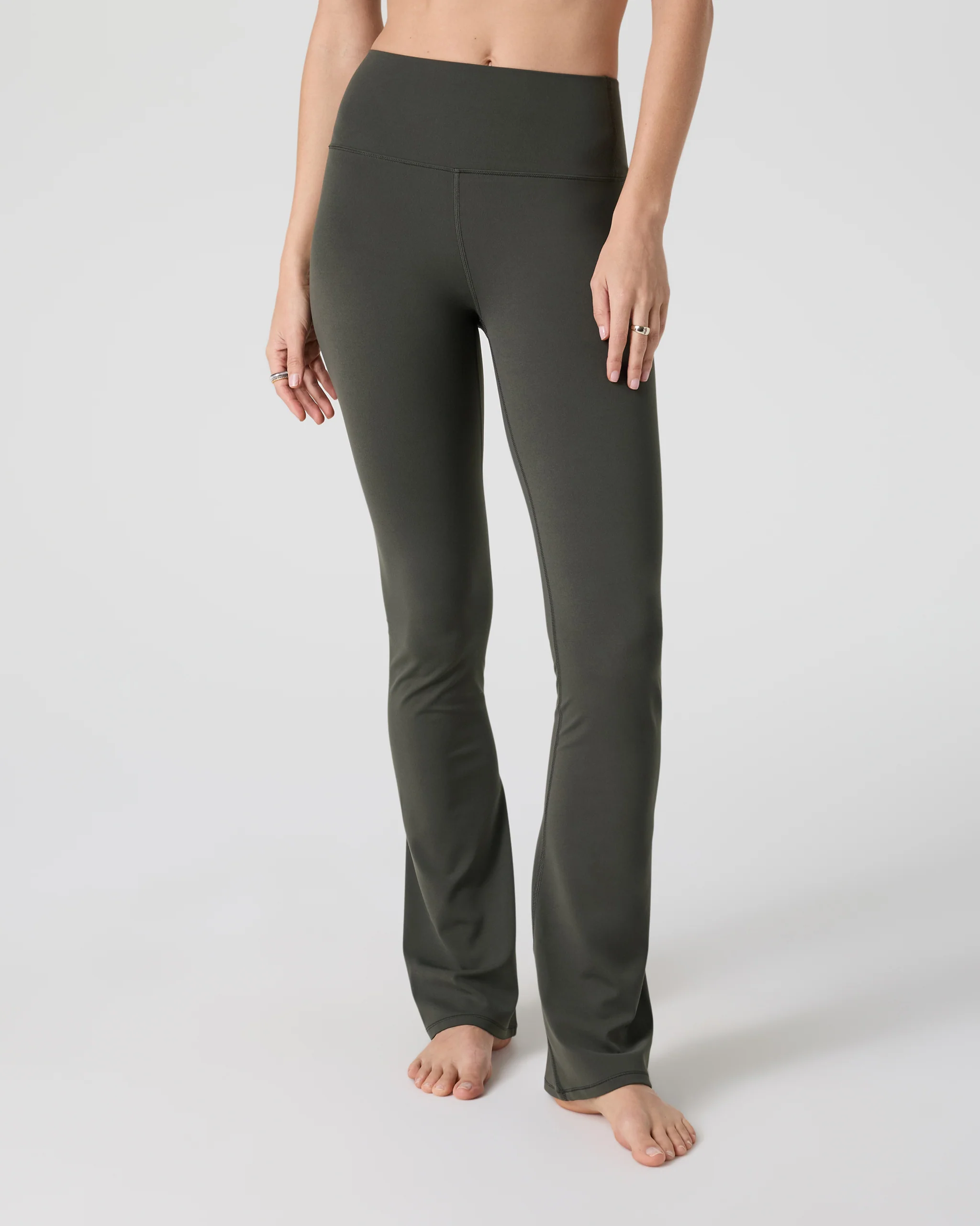 Vuori AllTheFeels Slim Flare
