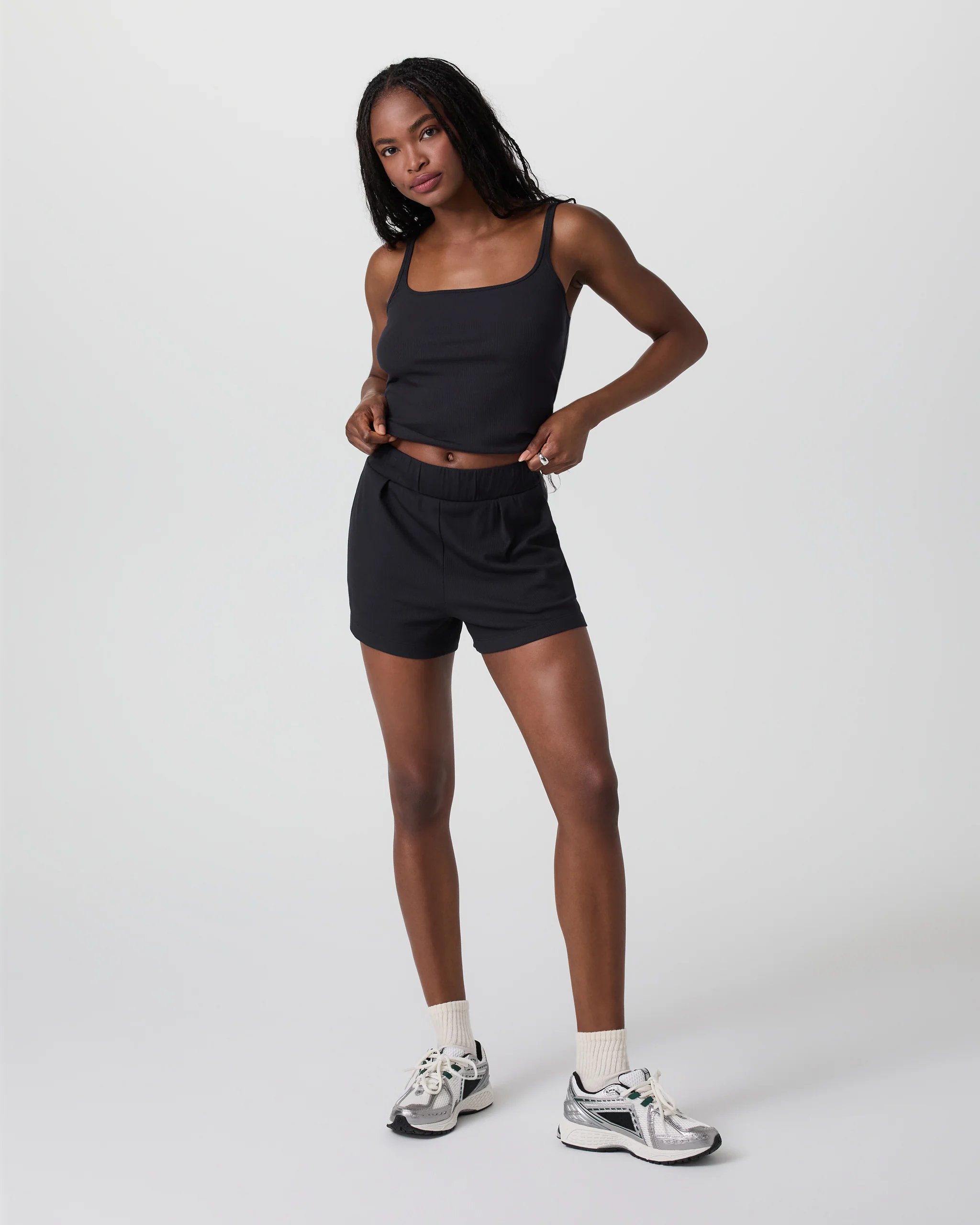 Pose Short