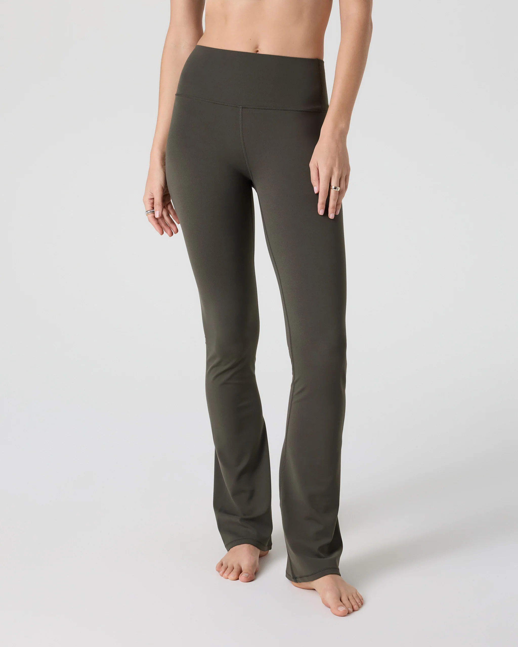 Vuori AllTheFeels Slim Flare - Short