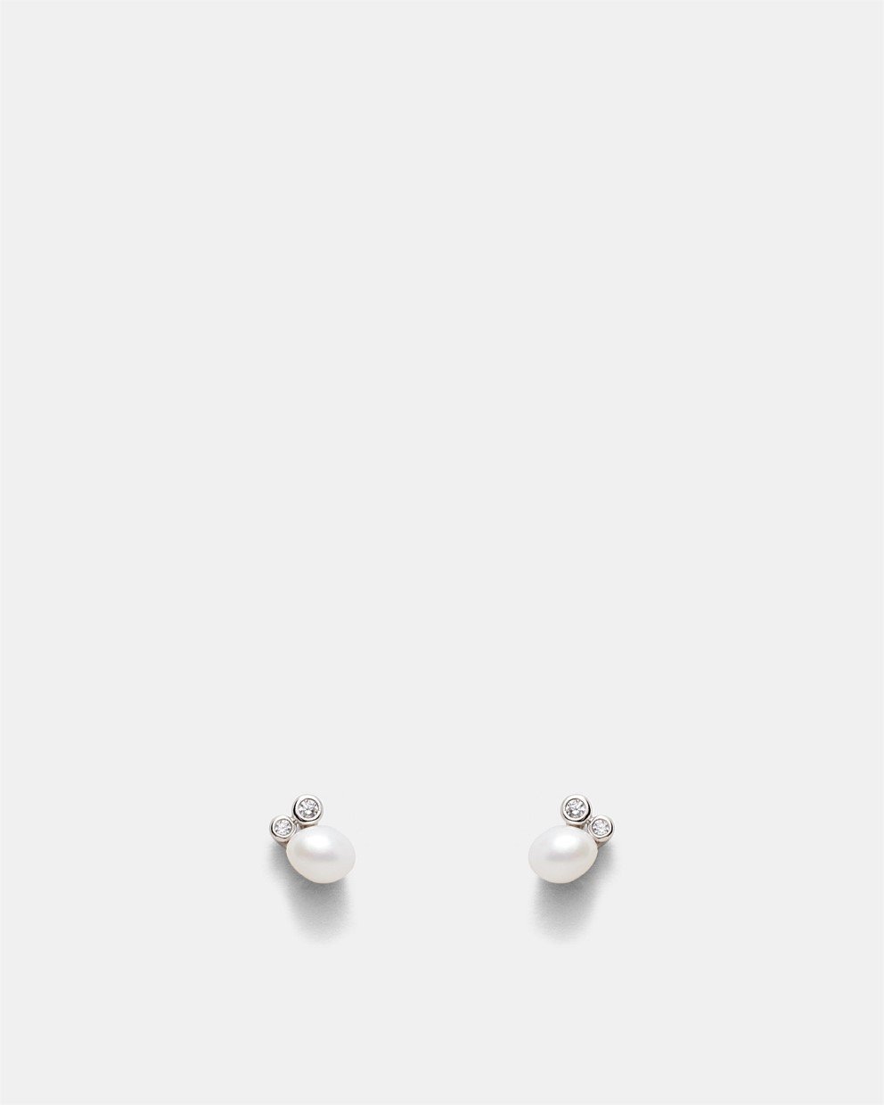 La Perle Stud Earrings