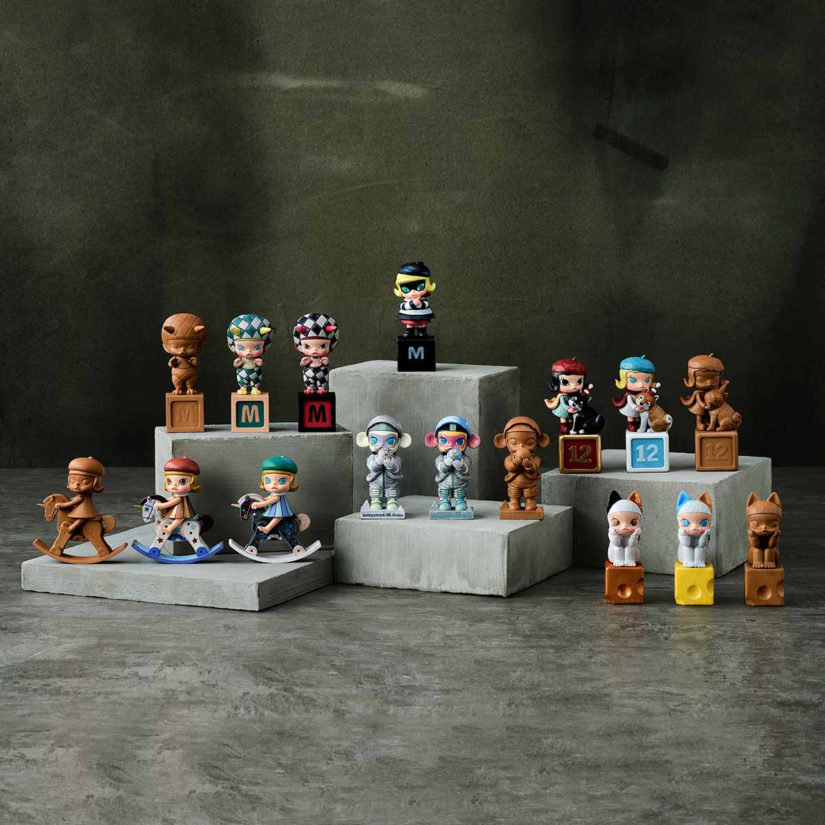 MOLLY Anniversary Statues Classical Retro Series Figures
