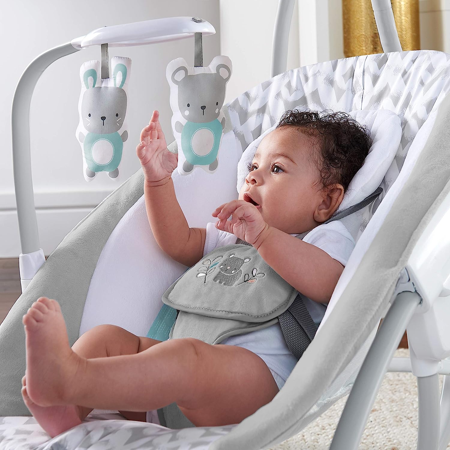 Lightweight Compact 6-Speed Multi-Direction Baby Swing, Vibrations & Nature Sounds, 0-9 Months 6-20 lbs (Pink Cassidy)