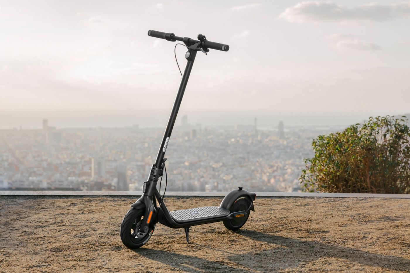 Ninebot KickScooter F2 E Powered by Segway