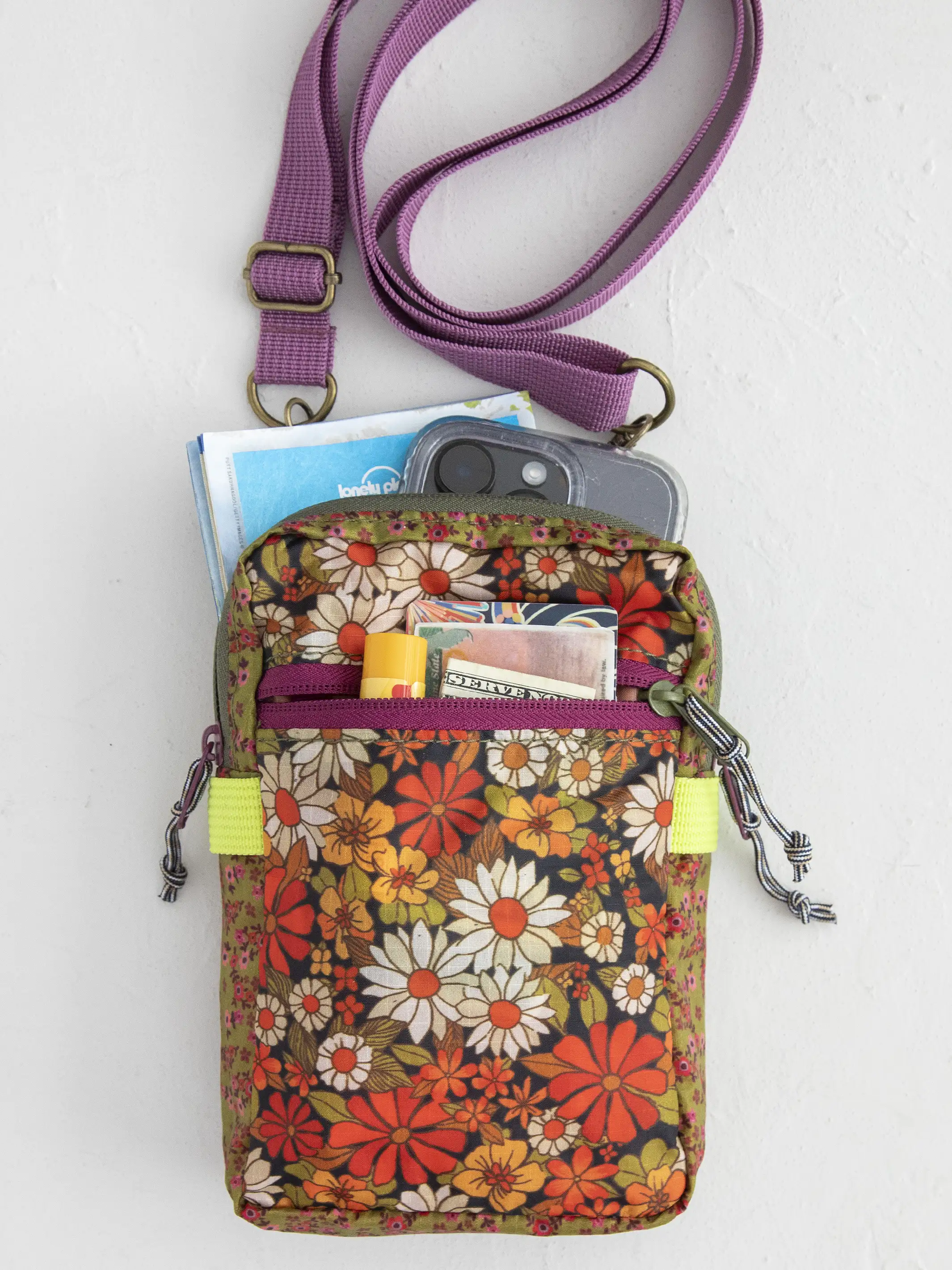 8-in-1 Pocket Crossbody - Ditsy Garden