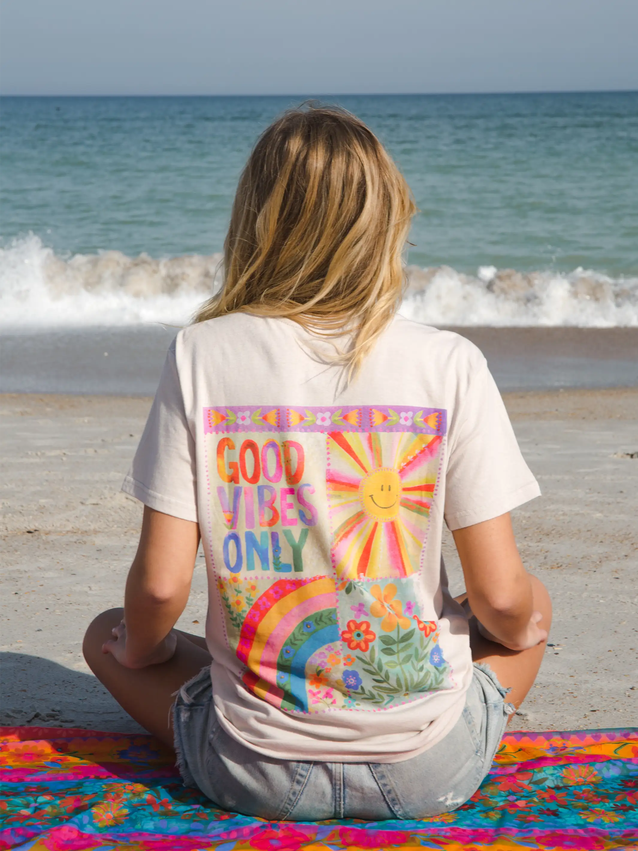 Comfy Tee Shirt - Good Vibes Only