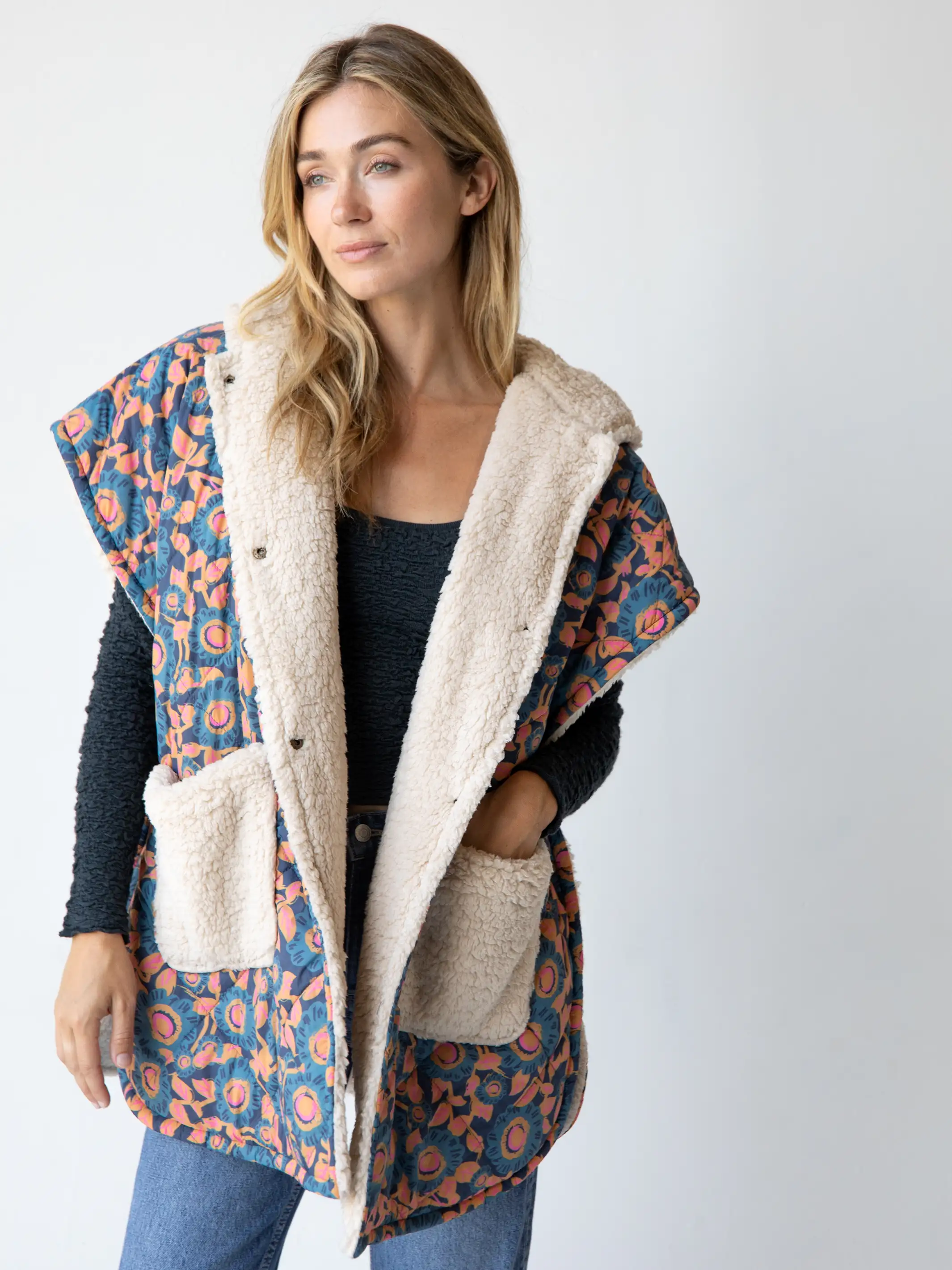 Camp Cape Sherpa Poncho - Teal Dahlias