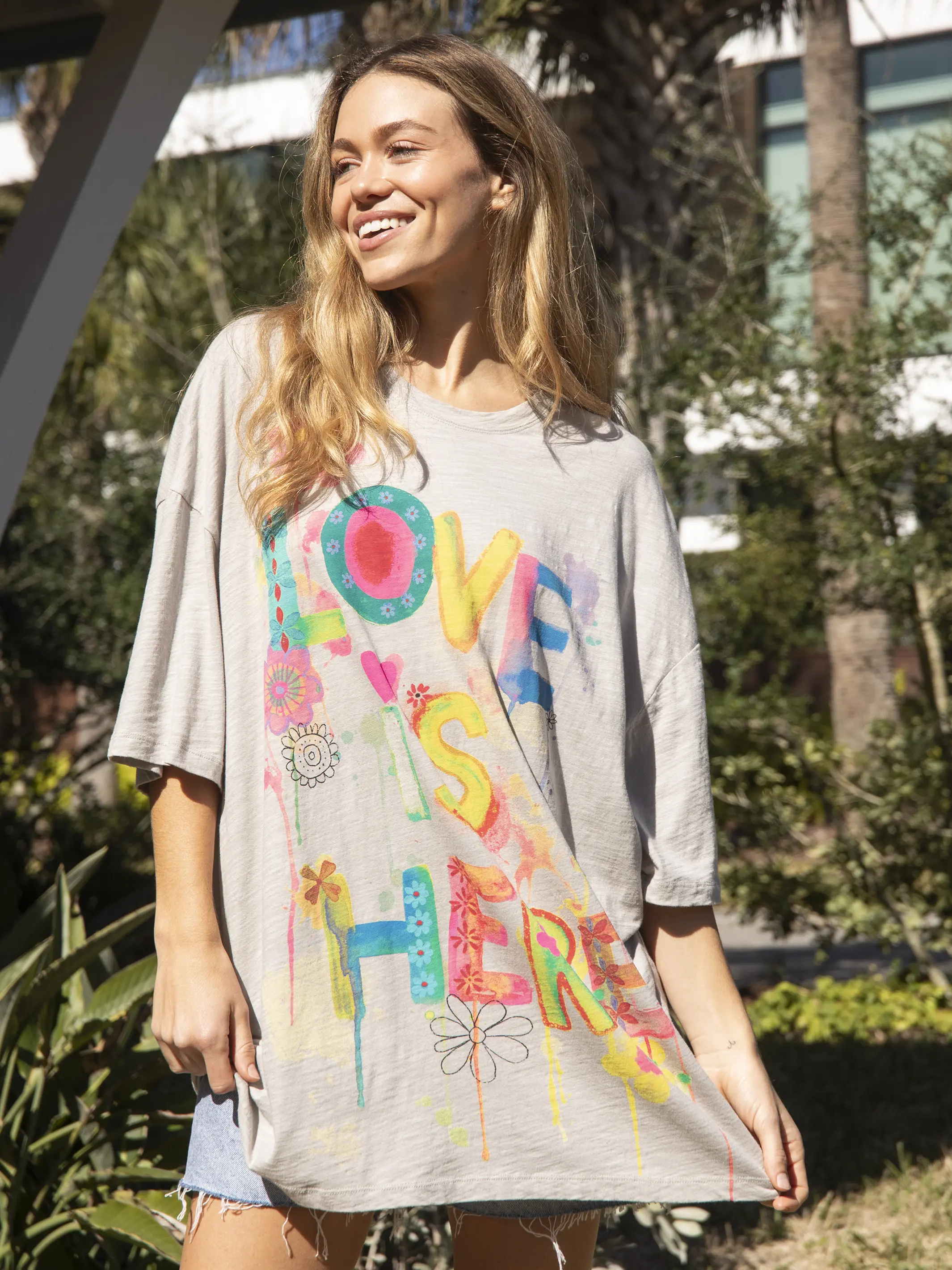 Life Is A Canvas Tee - Love Heather Grey
