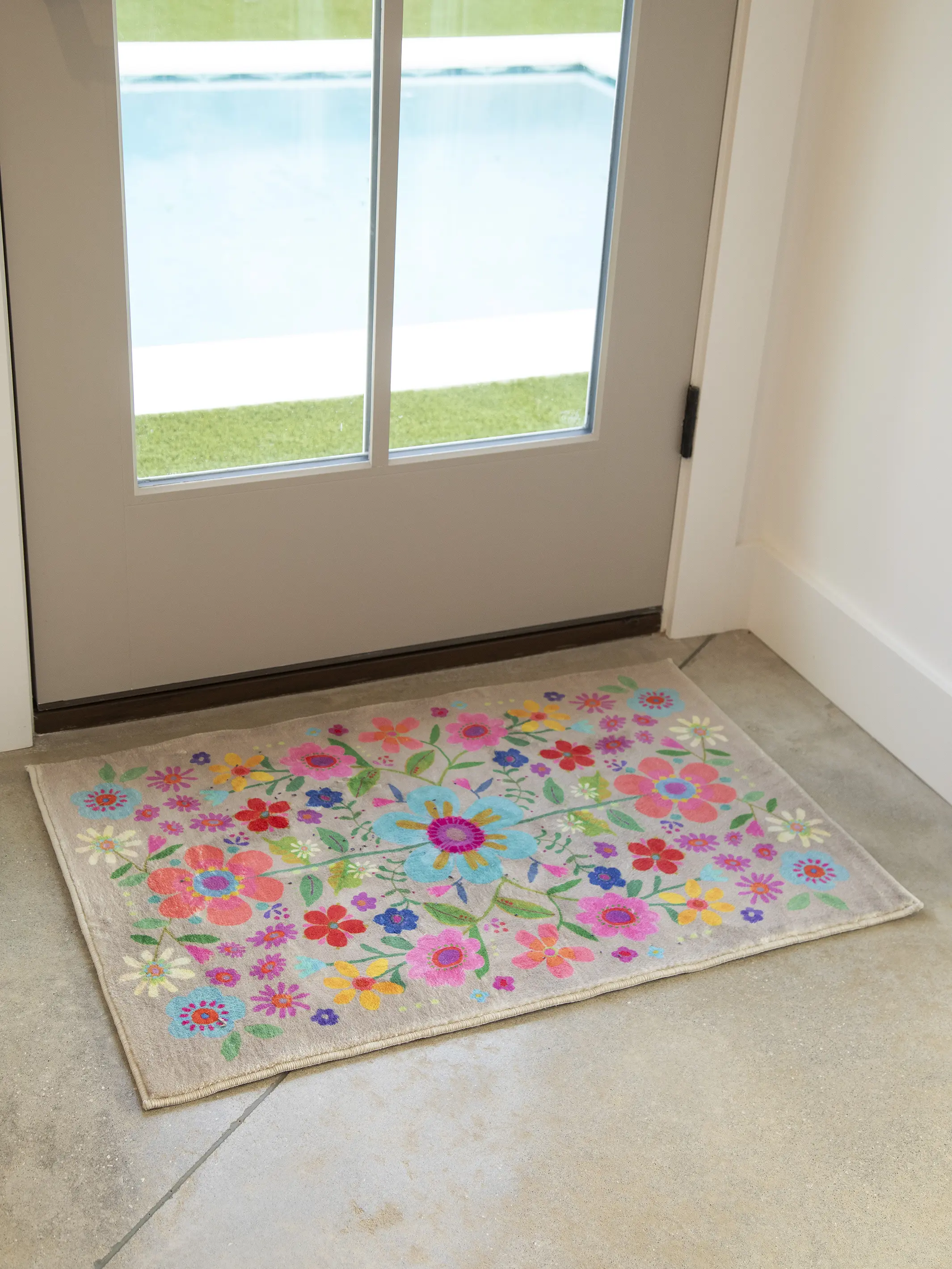 Chenille Rug, 2' x 3' - Light Taupe Folk Flower