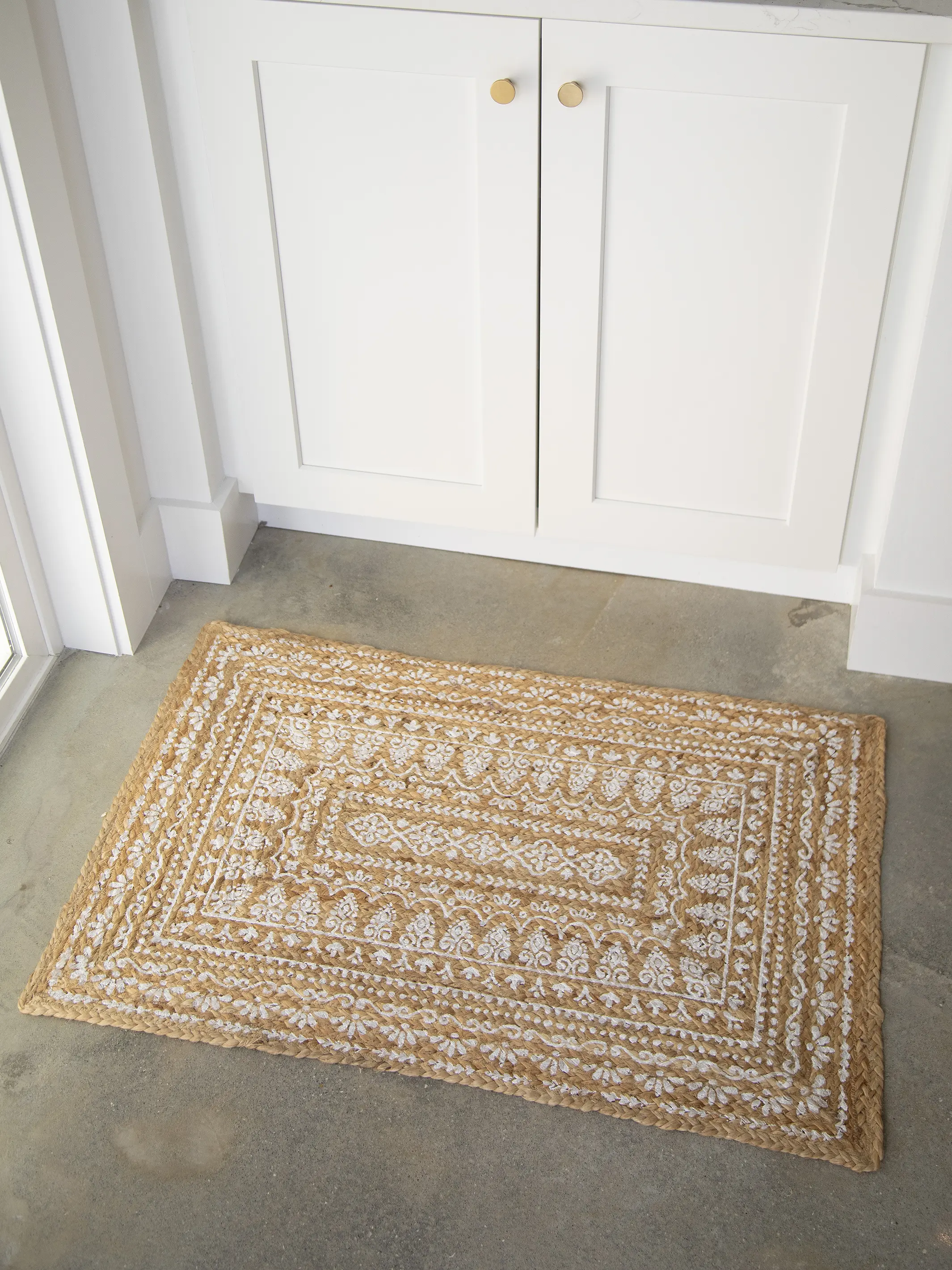 Jute Accent Rug - 2' x 3'