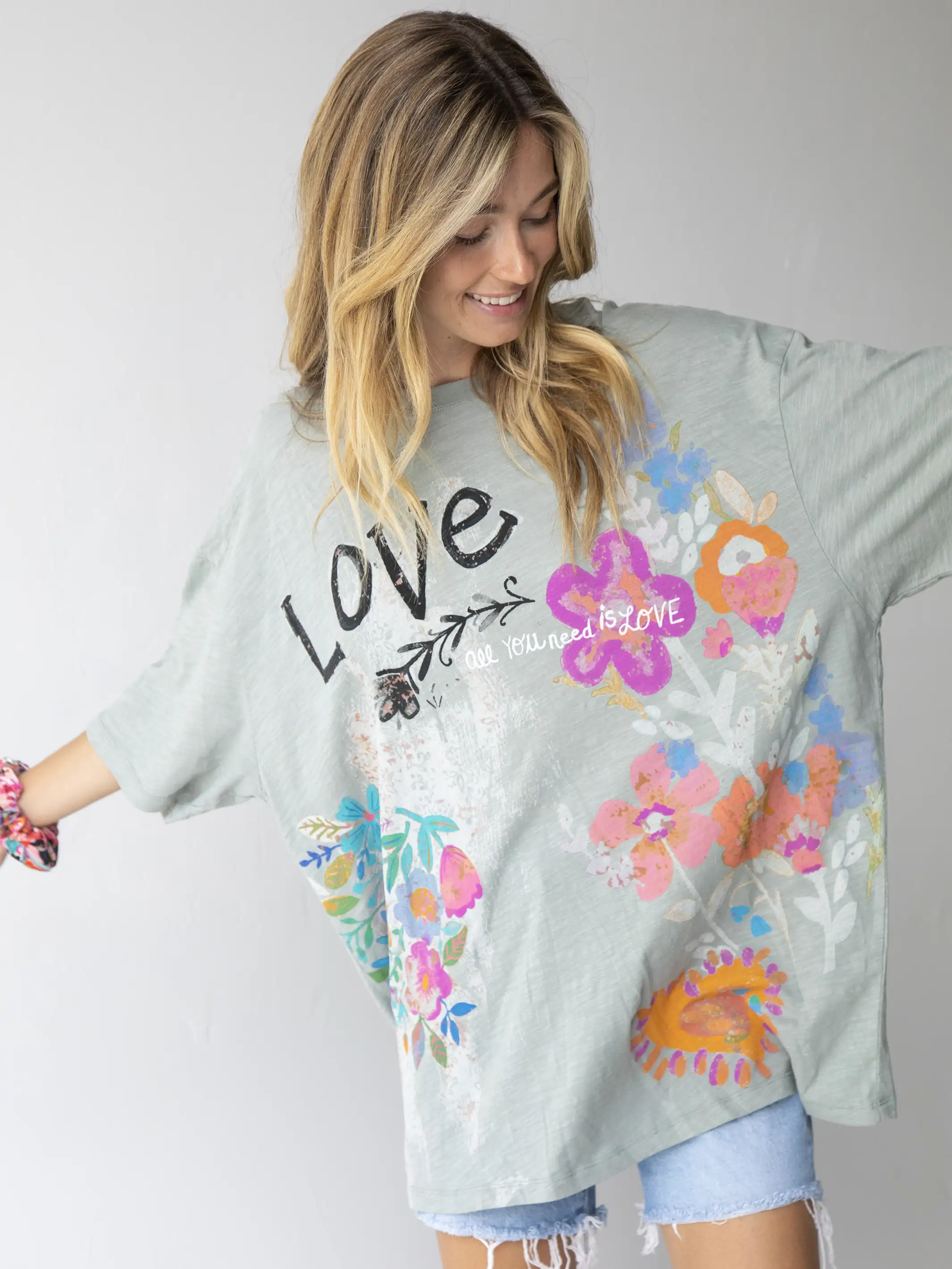 Life Is A Canvas Tee - Love Bay