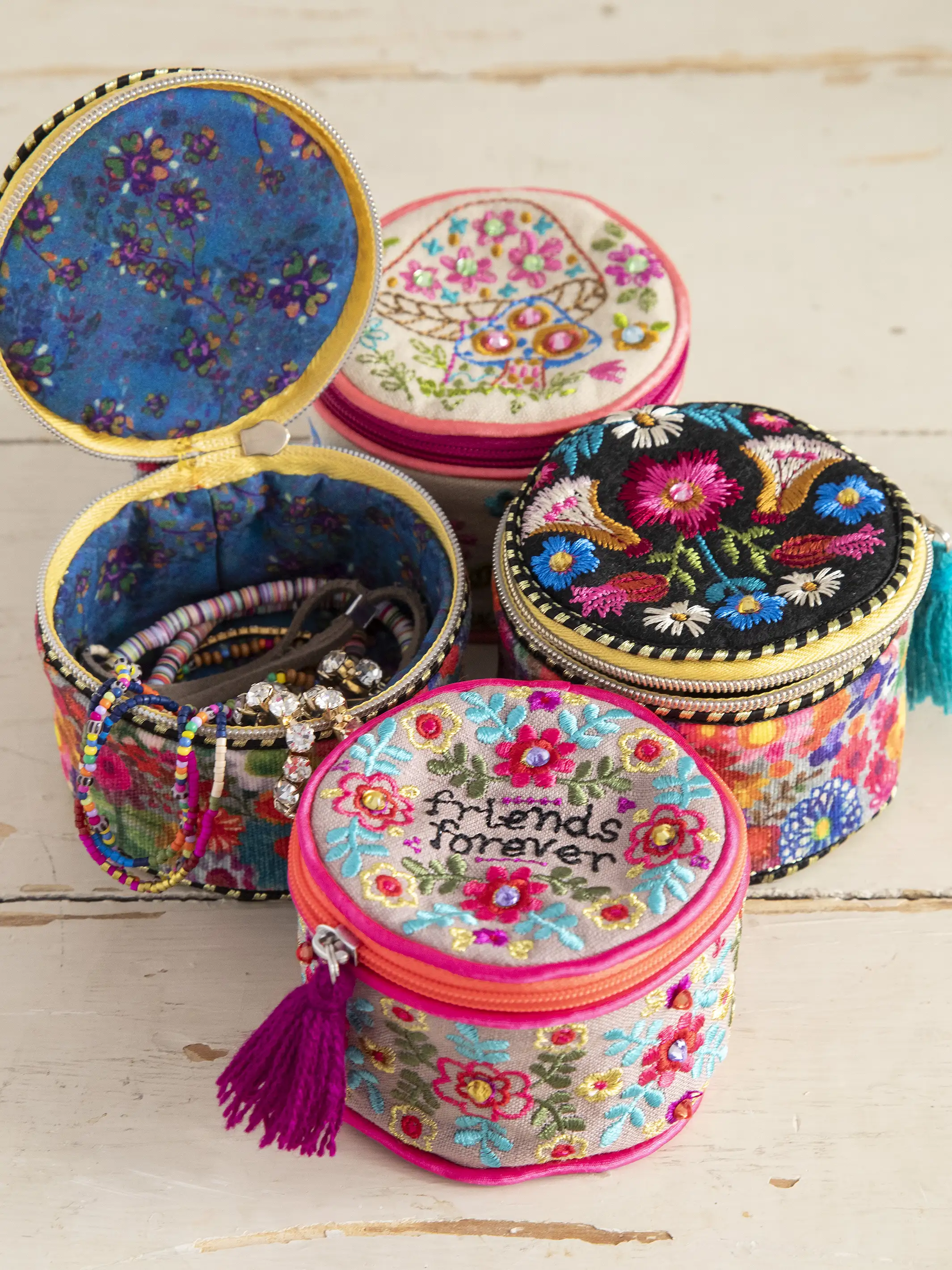 Embroidered Jewelry Case - Black Folk Flower