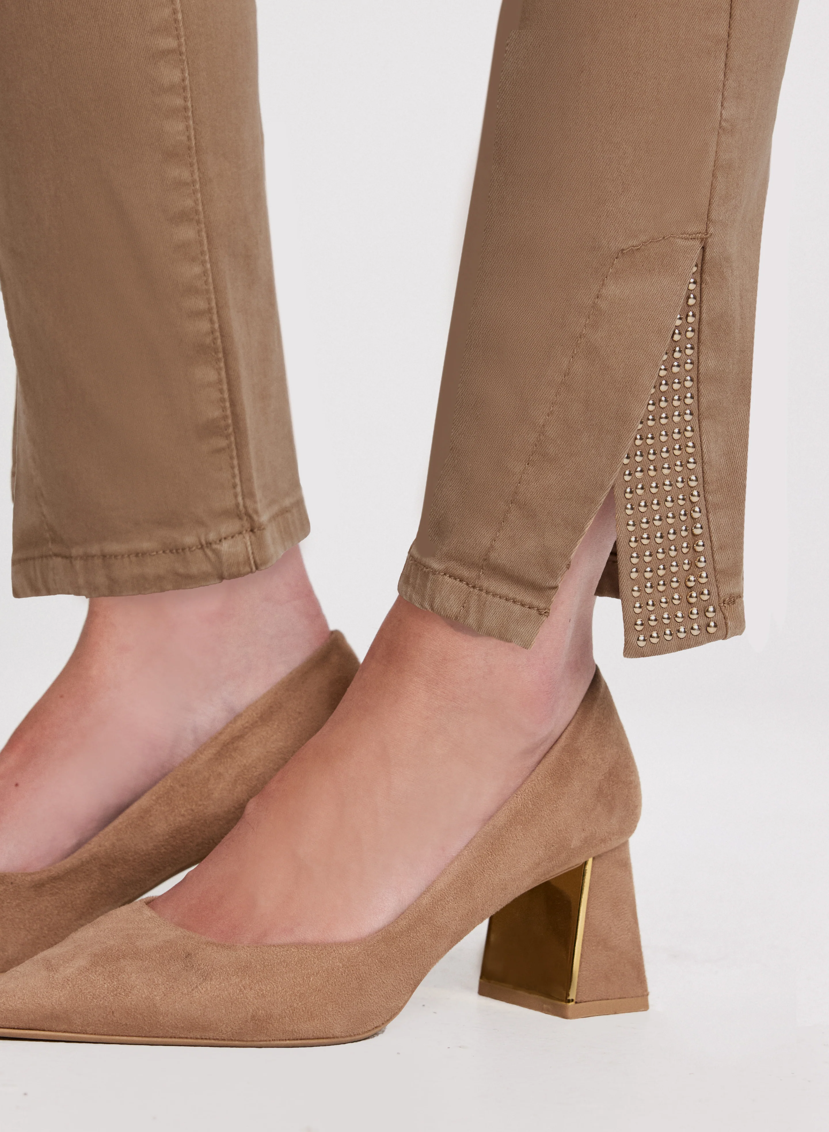Embellished Slit Hem Jeans