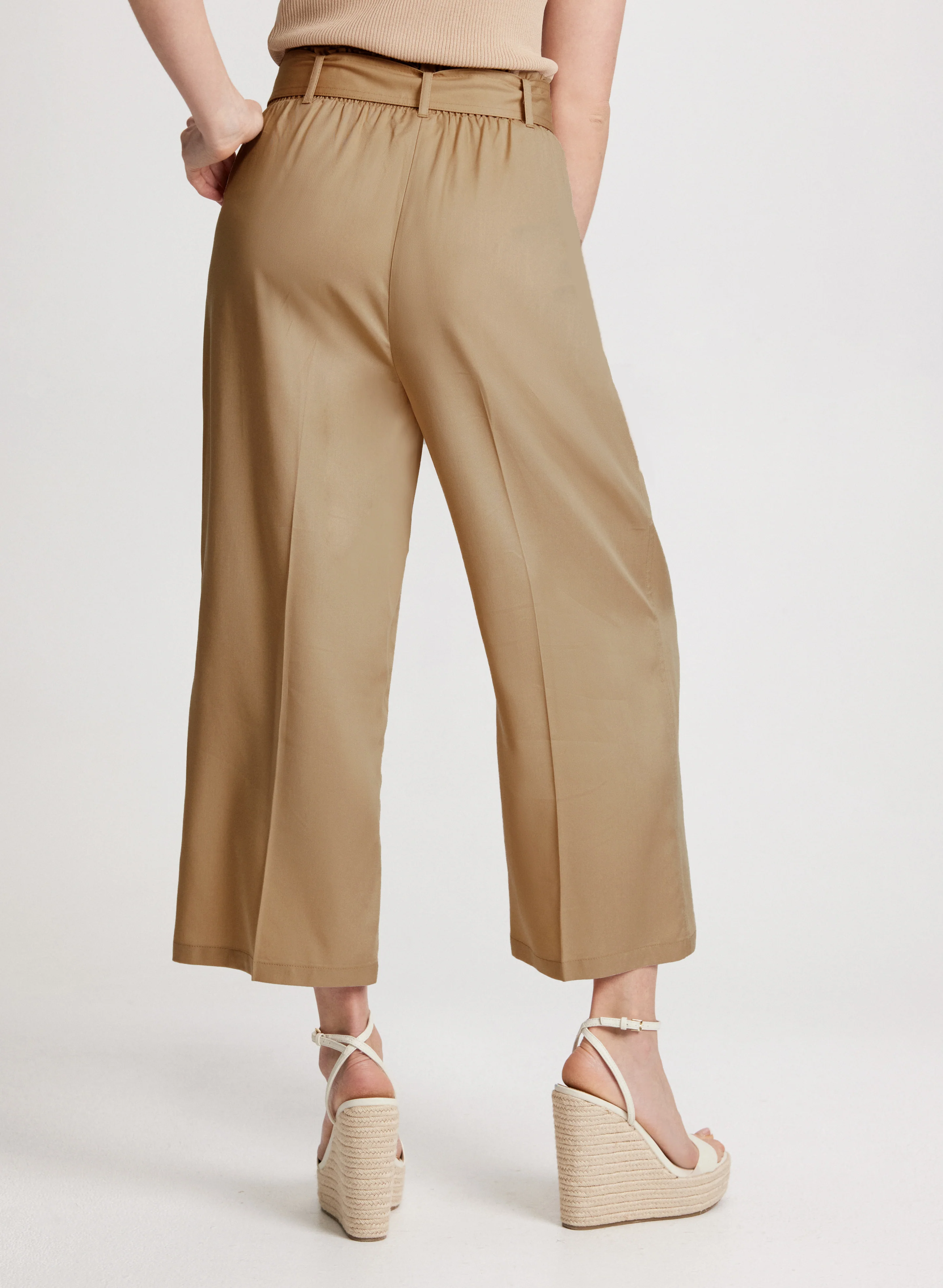 Pull-On Tencel Capris